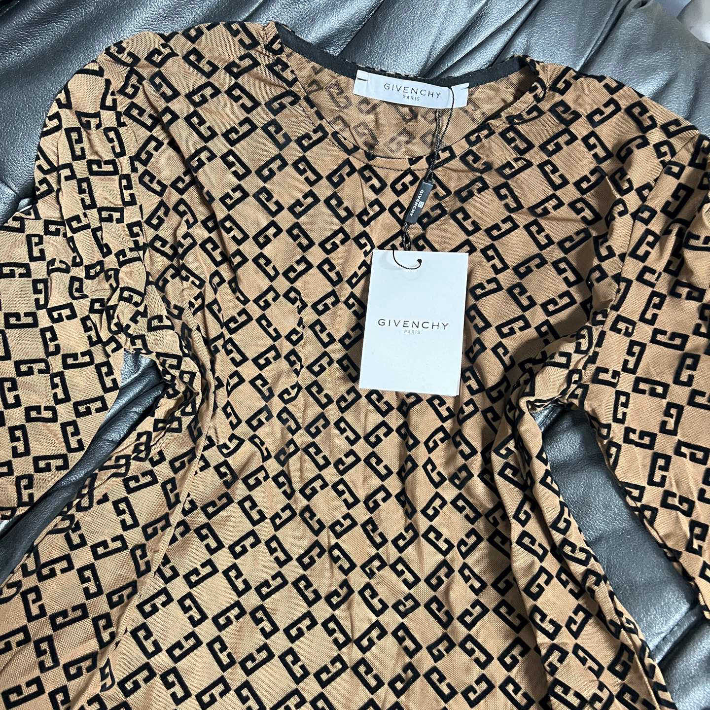 “25th New Nebraska Single-Rate Female Suit in Classic Colors: Black, White, Wine Red, Camel – Velvet Wear” - 图片 5