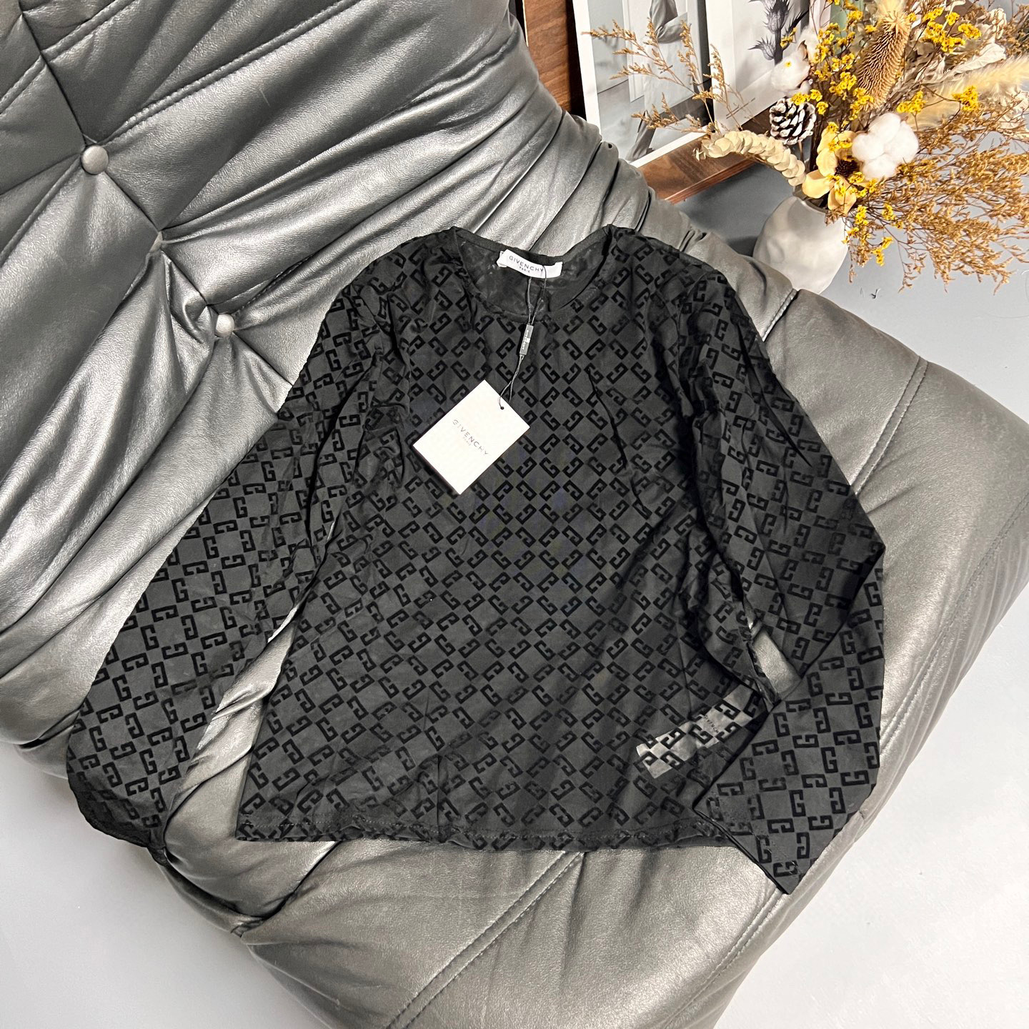 “25th Nebraska Classic Single-Rate Female Suit in Black, White, Wine Red, and Camel Velvet” - 图片 2