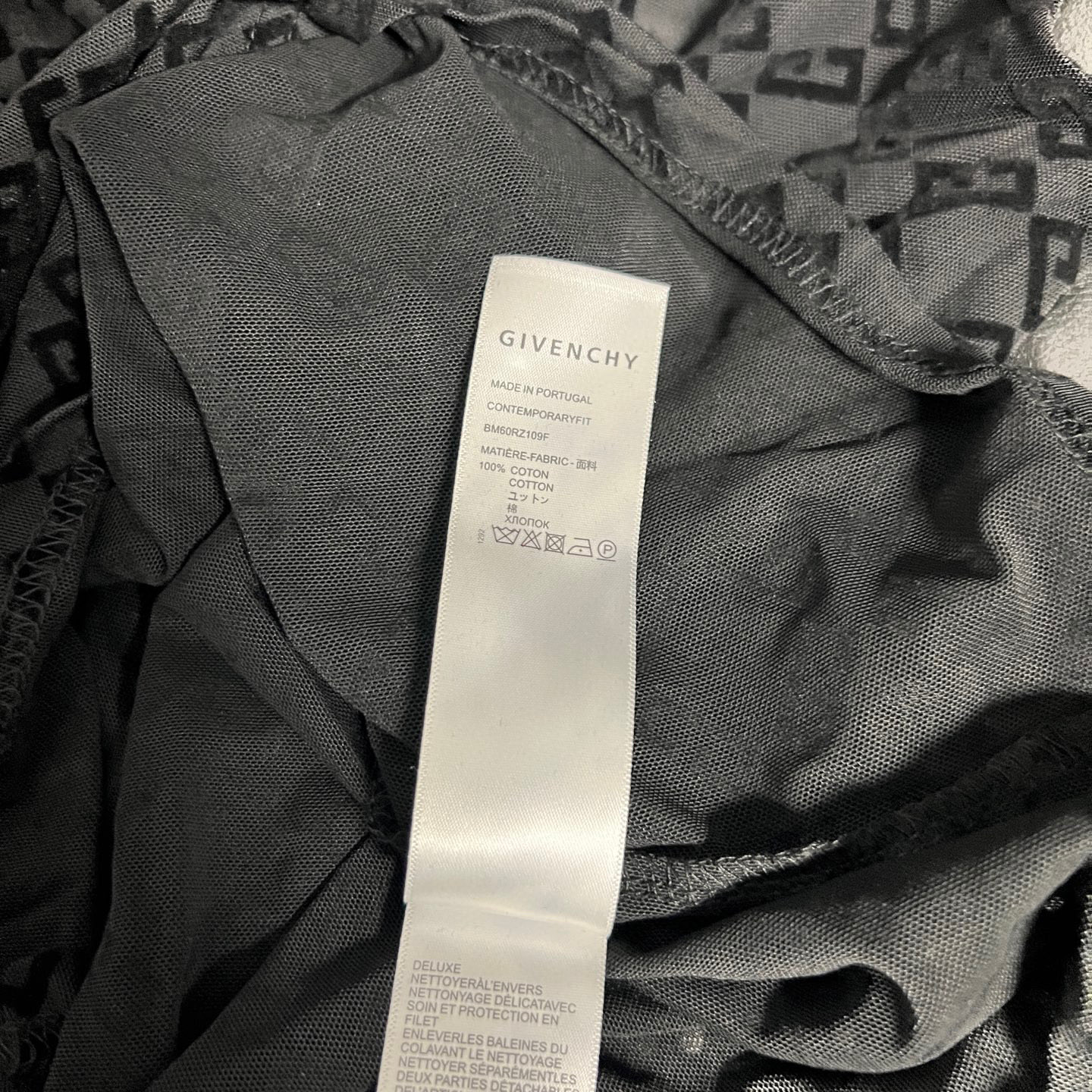 “25th Nebraska Classic Single-Rate Female Suit in Black, White, Wine Red, and Camel Velvet” - 图片 9