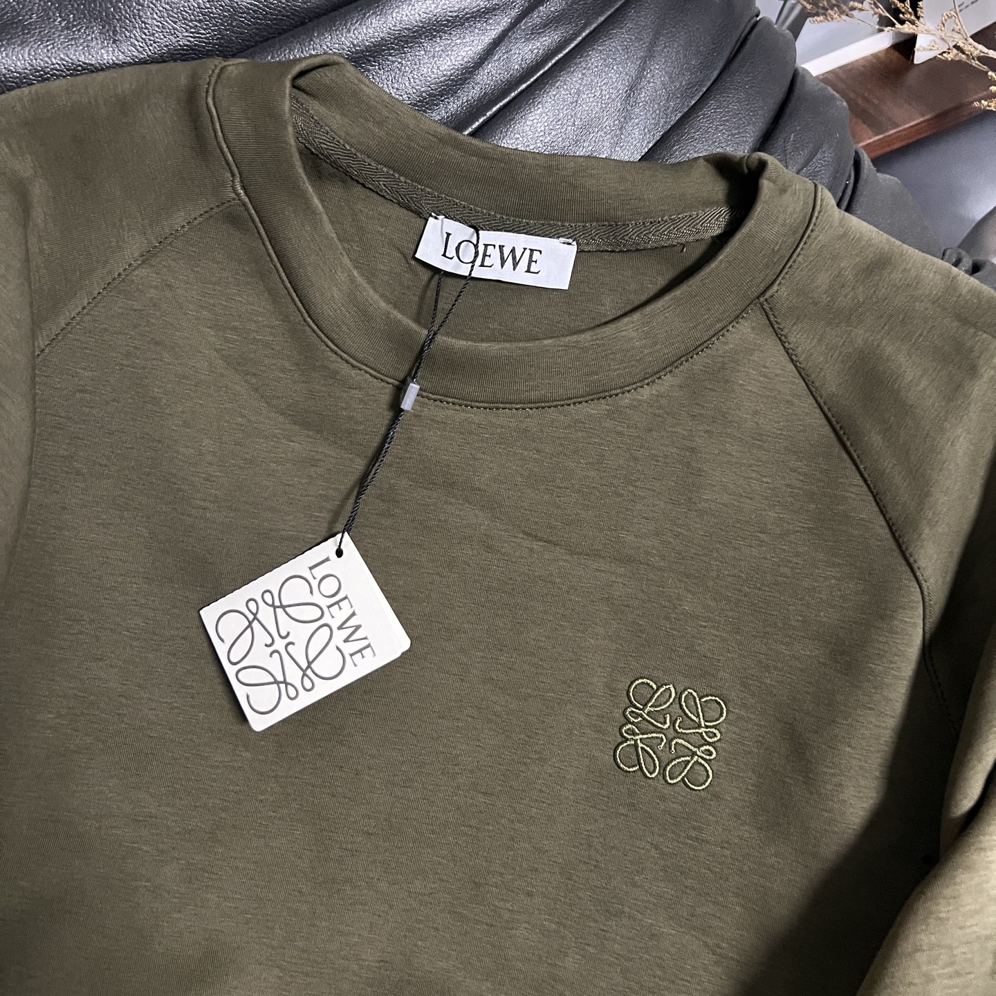 Olive Green Suit Set: Simple, Cozy, and Versatile for Daily Wear and Work – Sizes S, M, L - 图片 4