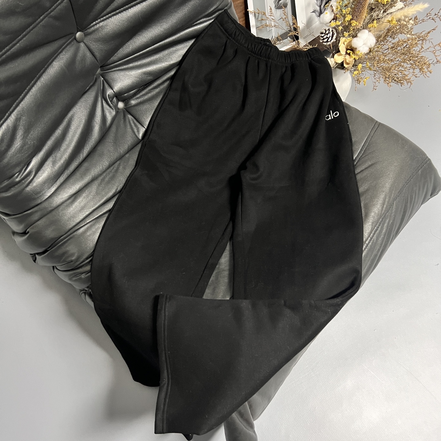 Zalo25 Autumn Collection: Single-Size Female Suit with Landnut Pants for Fall and Winter Fashion