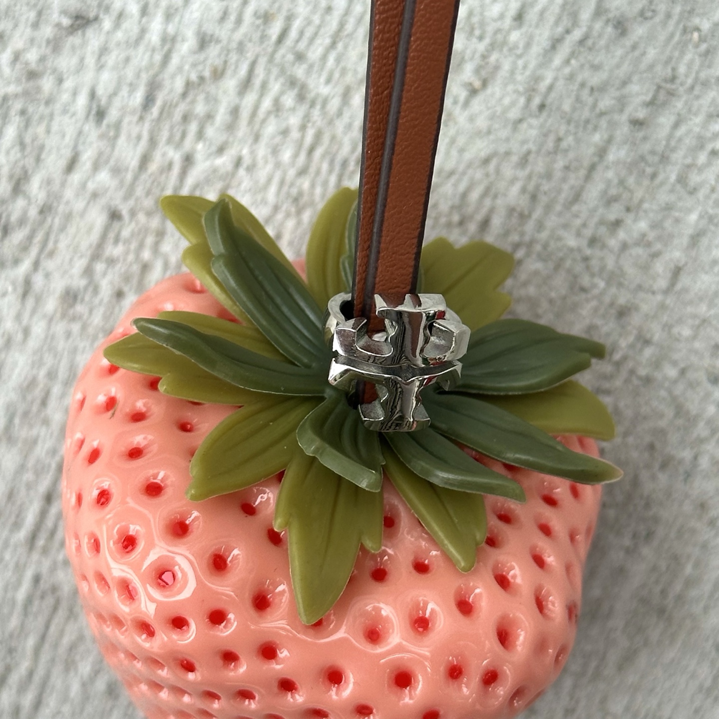 Tory Burch Tory Burch 草莓包挂 它来了它来了