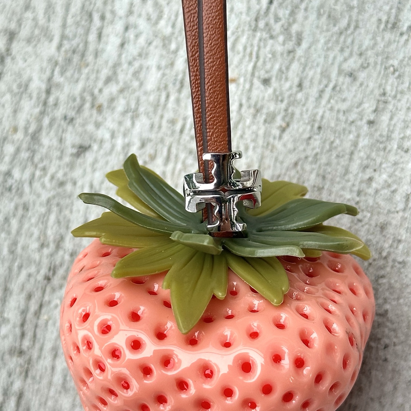 Tory Burch Tory Burch 草莓包挂 它来了它来了