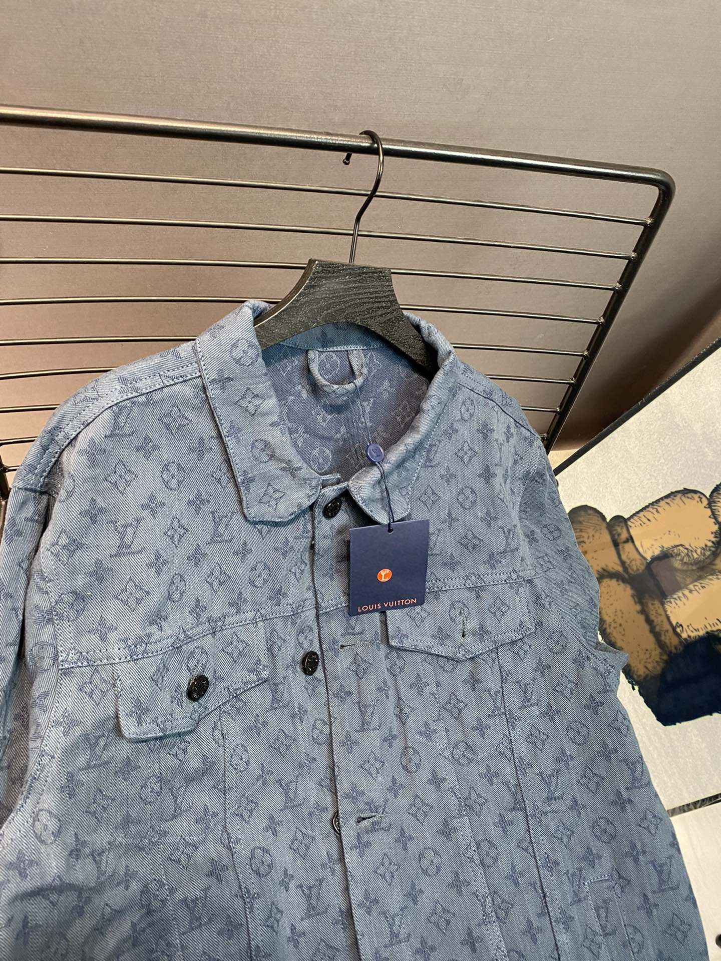 Louis Vuitton Cowboy Jacket: Classic Design with LV Logo, High Quality, Noble Color - 图片 2