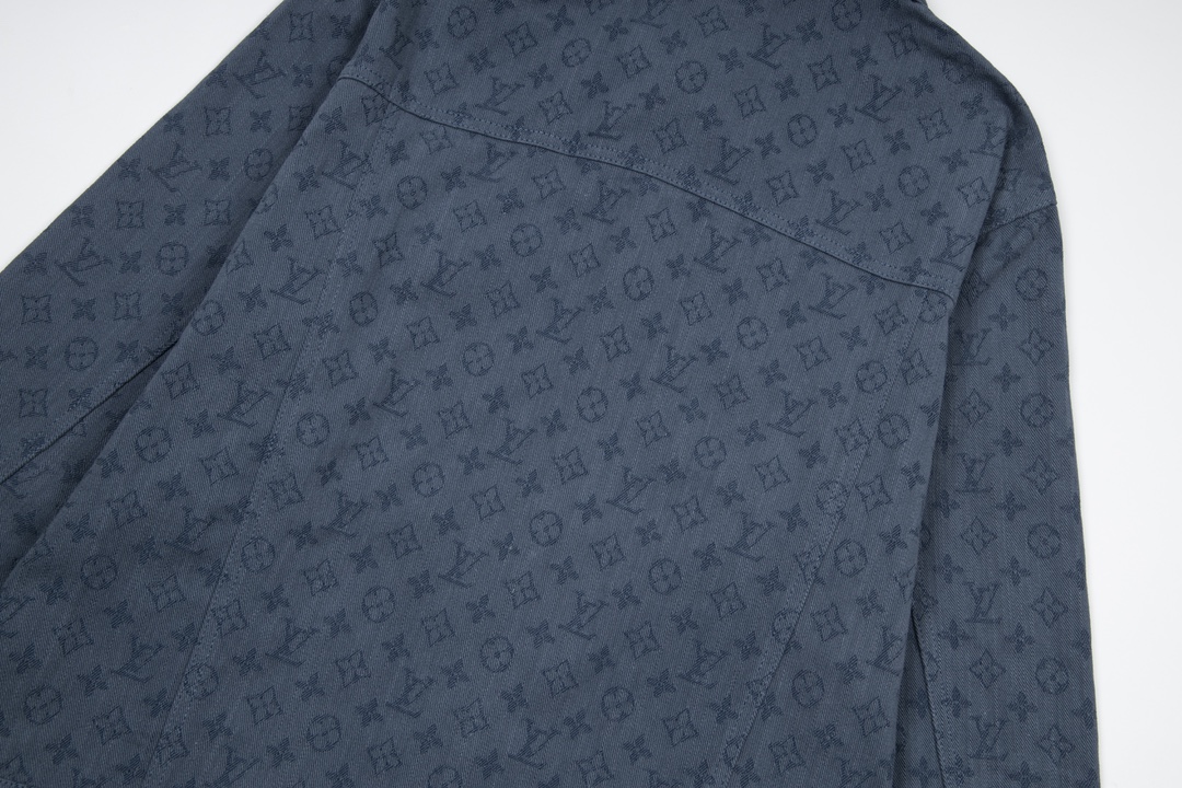 Louis Vuitton Cowboy Jacket: Classic Logo Design, High Quality, Asian Style. - 图片 4