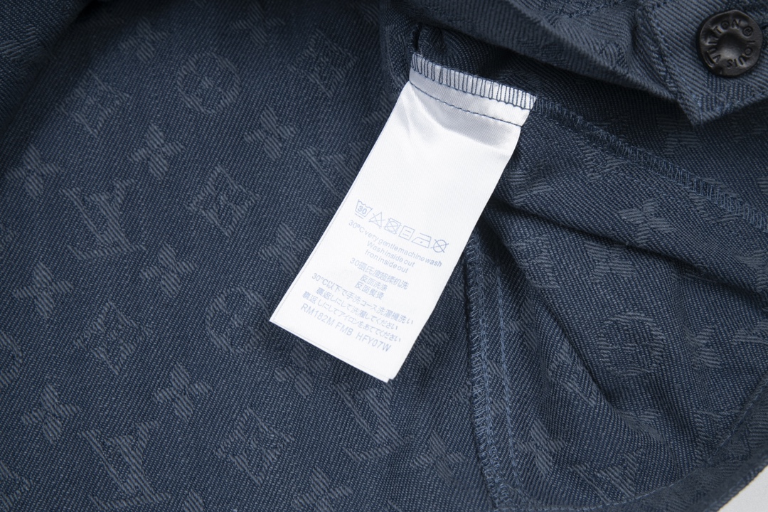 Louis Vuitton Cowboy Jacket: Classic Logo Design, High Quality, Asian Style. - 图片 5