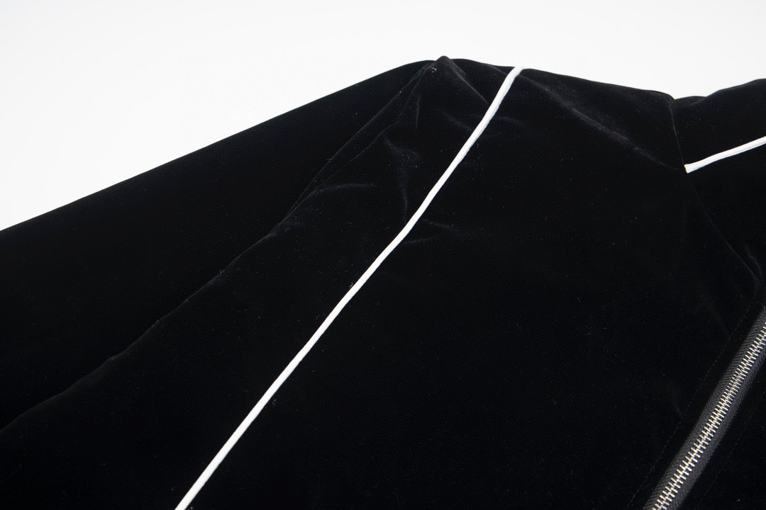 Celine 2022: New Black Velvet Jacket in Various Sizes and Colors - 图片 5
