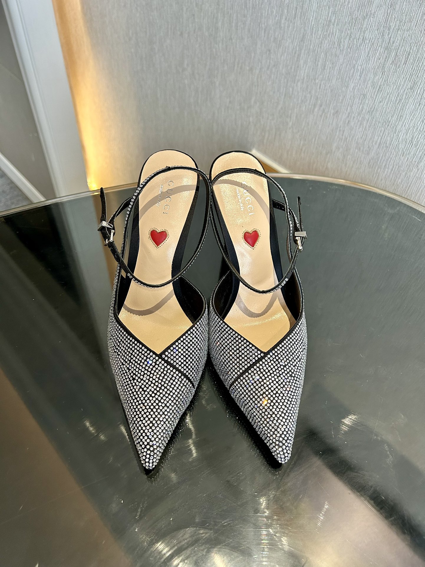 GUCCI 2024 новая мадэль абутку без задніка з дэталлю ў выглядзе цугляў, востры нос + кошкавы абцас, тэхналогія стразаў, палатно GG