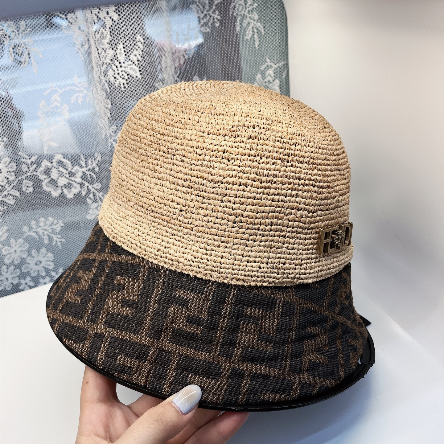 NO:347009,FENDI Old-fashioned Fisherman Hat Classic FF mid-year-old items, temperament wear items, quality bar hat, straw hat, fisherman hat, baseball hat, hat, fendi, fendi, espadrilles, hatsFENDI芬迪 老花系列渔夫帽 经典FF中古单品,气质穿搭单品,质量杠杠帽子草帽渔夫帽棒球帽,帽子,fendi,fendi,espadrilles,hats,hat