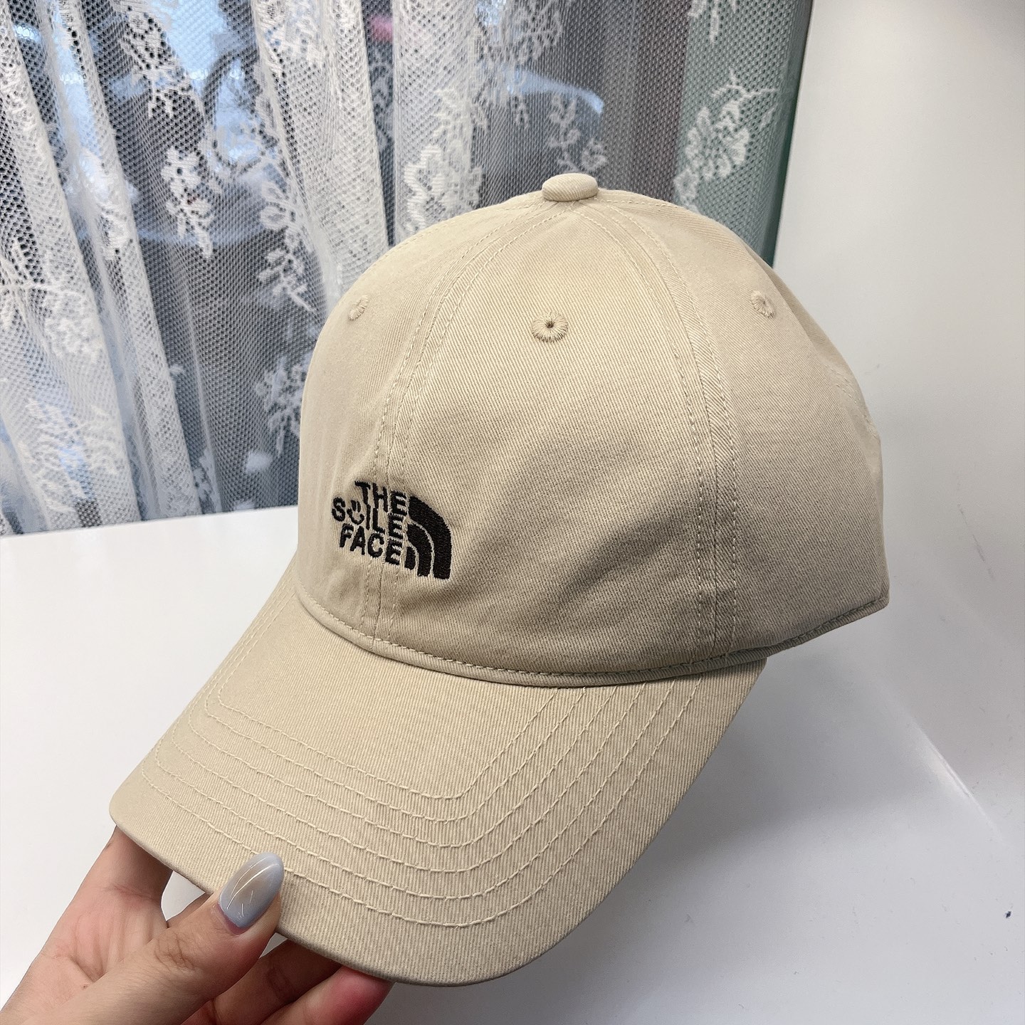 
北面♥️棒球帽🧢官网新品棒球帽，原单品质火爆来袭 。🎩 工艺非常精美 高档大气上档次！低调奢华，方便携