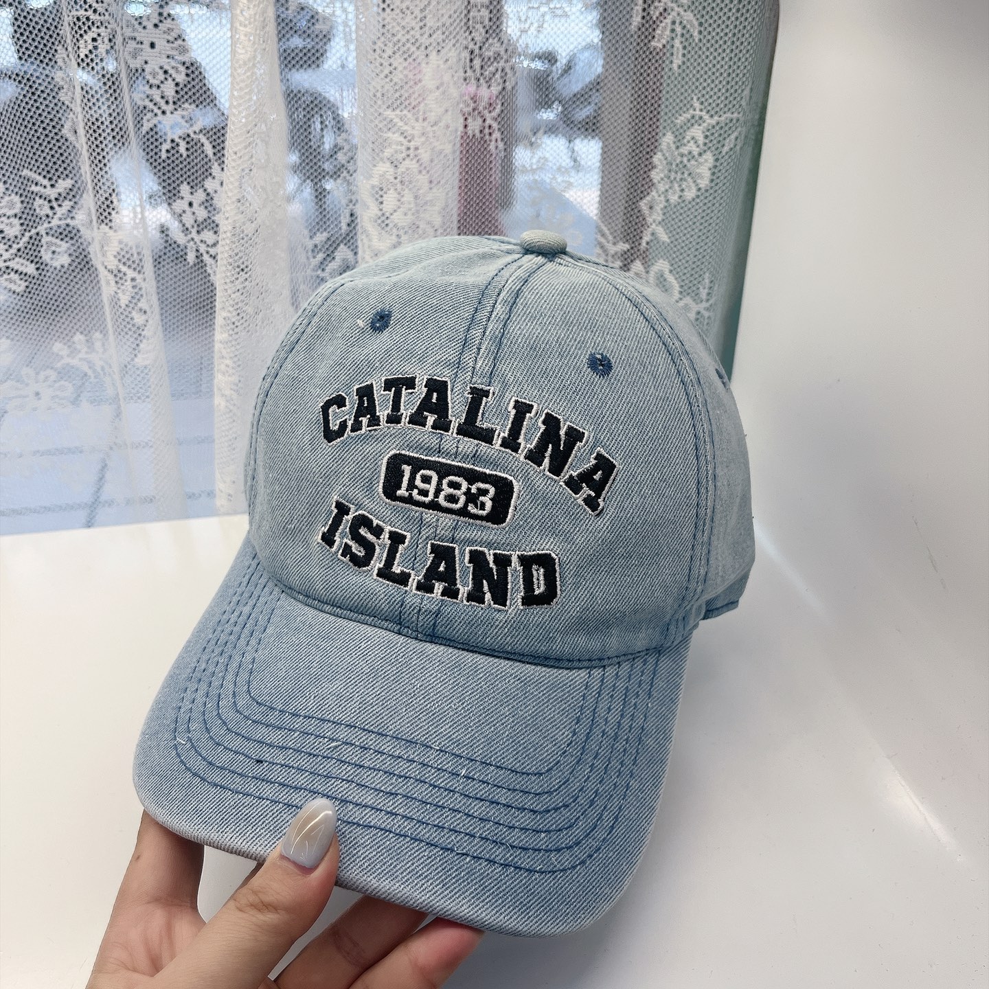 
潮牌🧢官网新品，棒球帽，原单品质火爆来袭 。🎩 工艺非常精美 高档大气上档次！低调奢华，方便携带！跑量