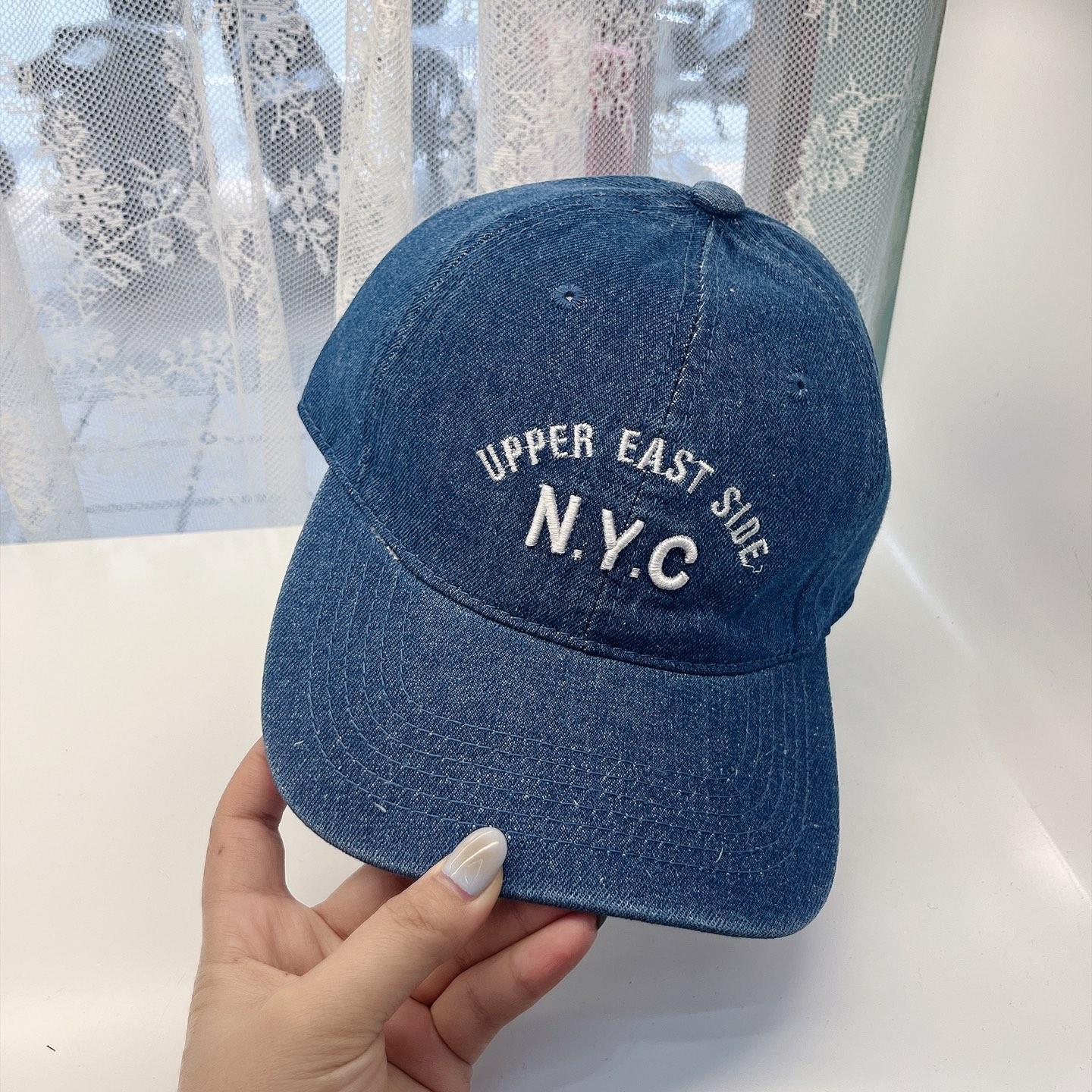 
潮牌🧢官网新品，棒球帽，原单品质火爆来袭 。🎩 工艺非常精美 高档大气上档次！低调奢华，方便携带！跑量