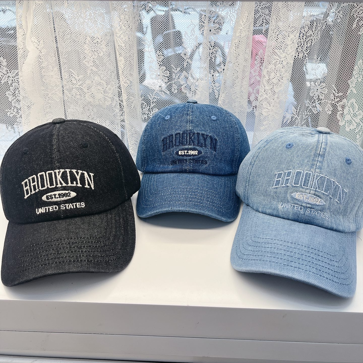 
潮牌🧢官网新品，棒球帽，原单品质火爆来袭 。🎩 工艺非常精美 高档大气上档次！低调奢华，方便携带！跑量