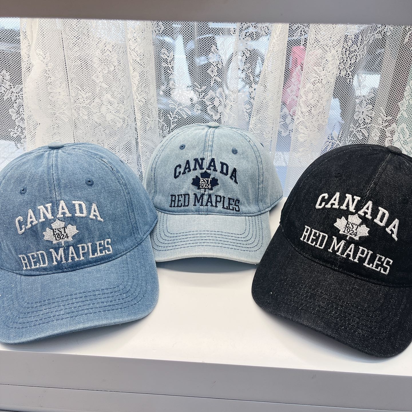 
潮牌🧢官网新品，棒球帽，原单品质火爆来袭 。🎩 工艺非常精美 高档大气上档次！低调奢华，方便携带！跑量