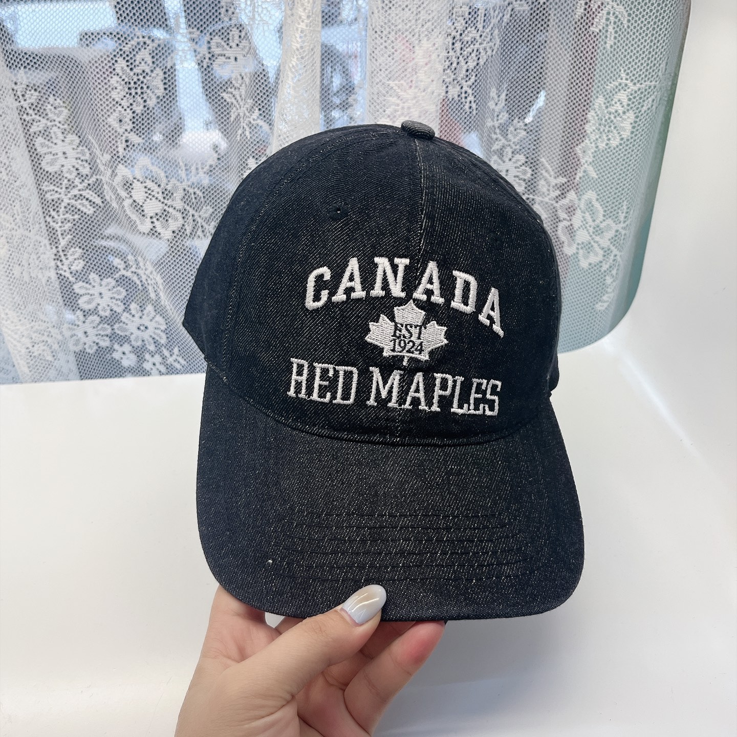 
潮牌🧢官网新品，棒球帽，原单品质火爆来袭 。🎩 工艺非常精美 高档大气上档次！低调奢华，方便携带！跑量