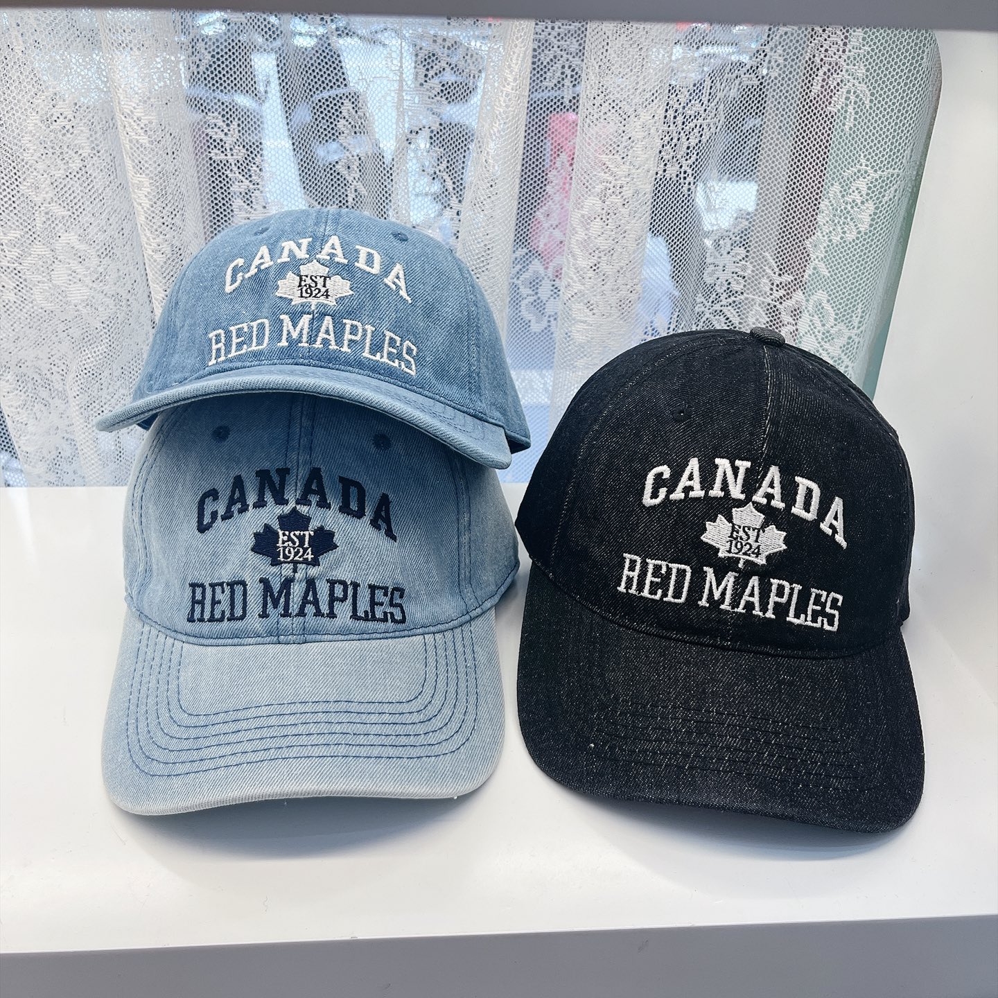 
潮牌🧢官网新品，棒球帽，原单品质火爆来袭 。🎩 工艺非常精美 高档大气上档次！低调奢华，方便携带！跑量