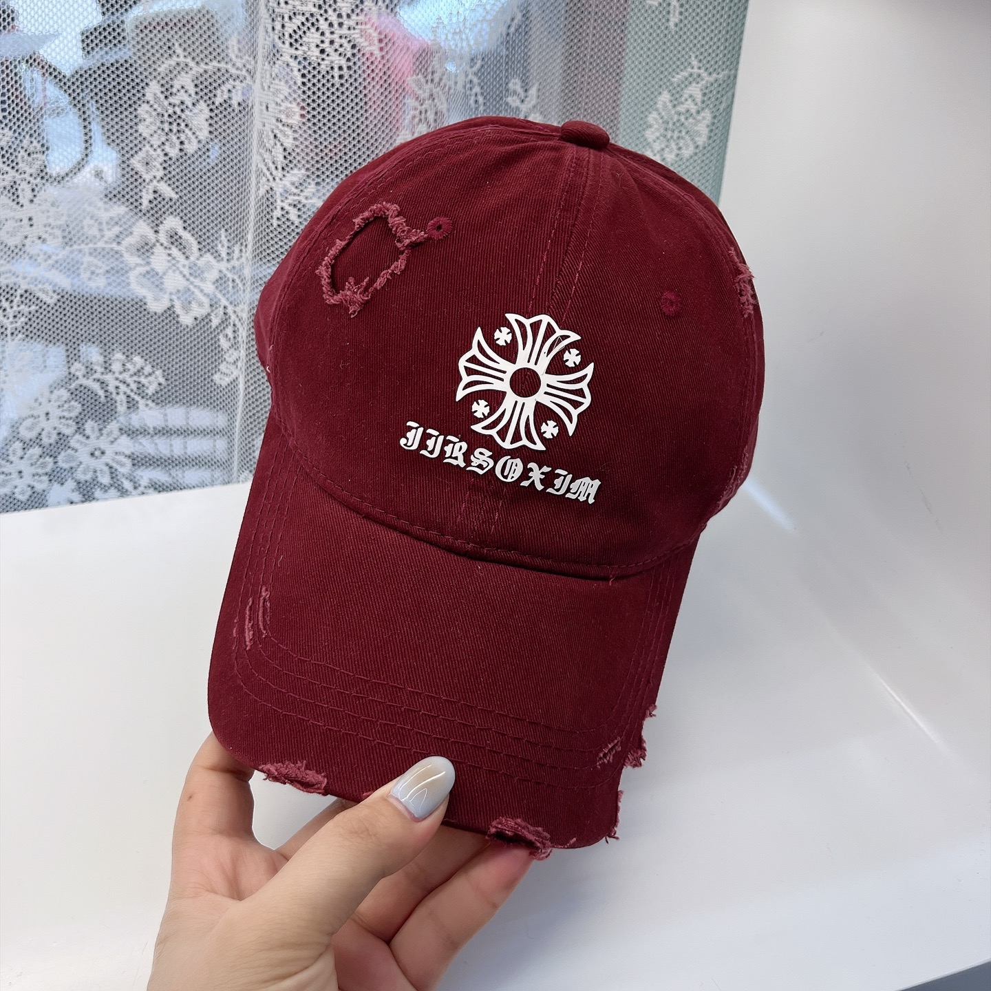  克罗心最新时尚前卫的休闲设计风格，戴上头就是这样好看看哦，做工精细，男女同款！