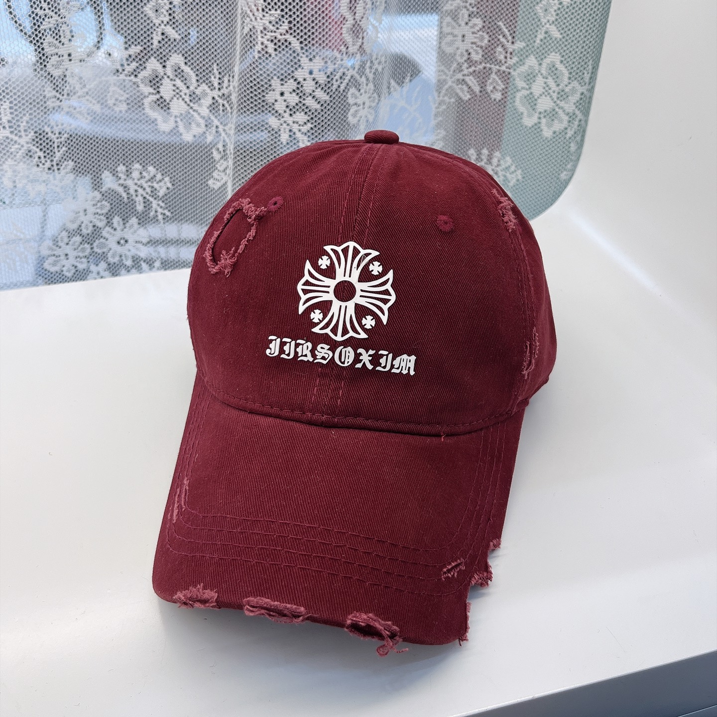  克罗心最新时尚前卫的休闲设计风格，戴上头就是这样好看看哦，做工精细，男女同款！