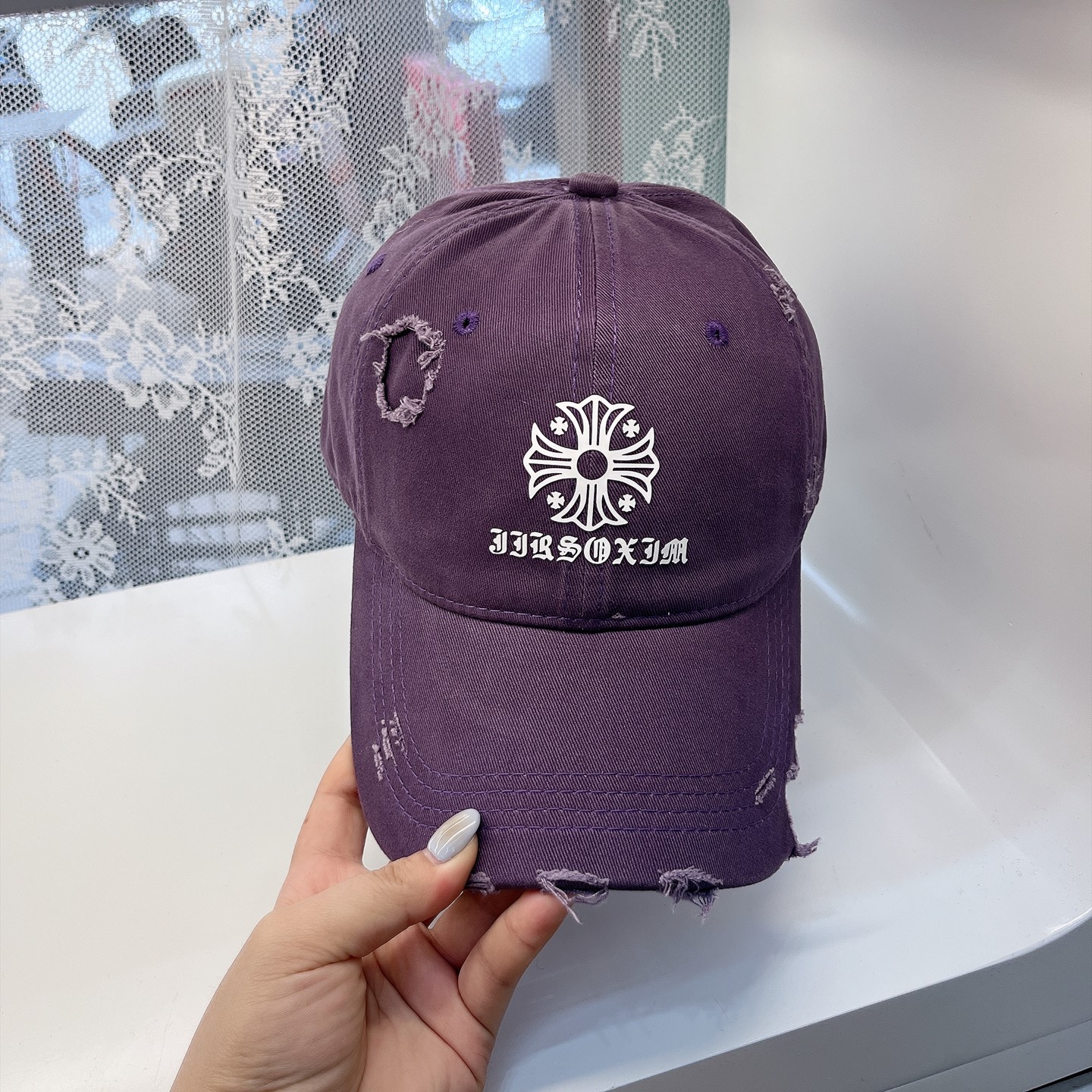  克罗心最新时尚前卫的休闲设计风格，戴上头就是这样好看看哦，做工精细，男女同款！