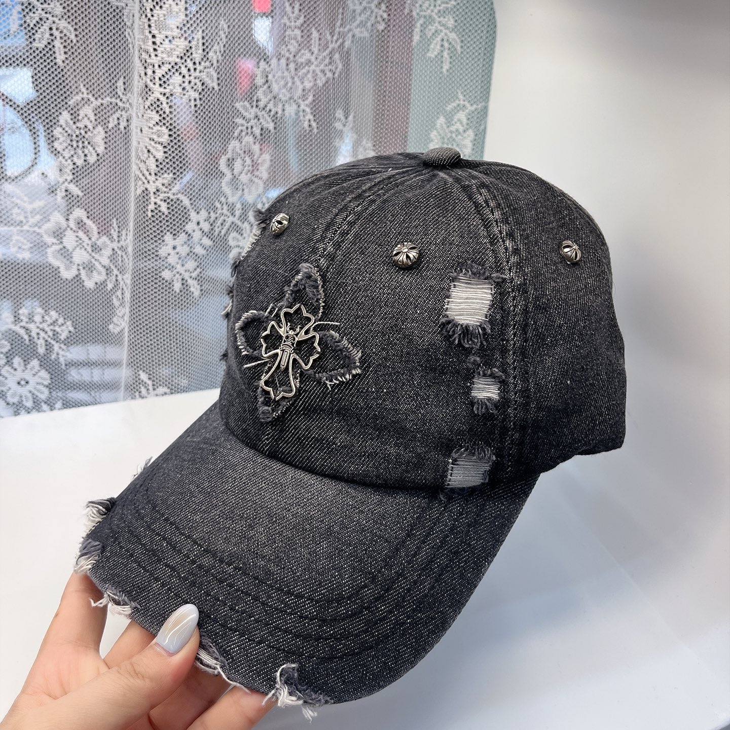  克罗心最新时尚前卫的休闲设计风格，戴上头就是这样好看看哦，做工精细，男女同款！