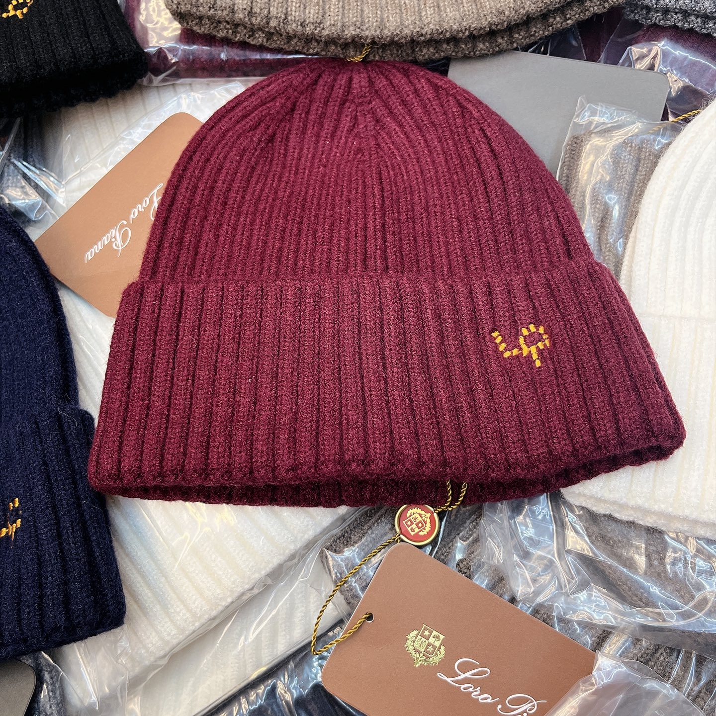 NO:617316,New LP woolen hat, fisherman hat, baseball cap, knitted hat, hat, loro piana, espadrilles, hats19860909新款LP毛线帽帽子渔夫帽棒球帽针织帽,帽子,loro piana,espadrilles,hats,hat