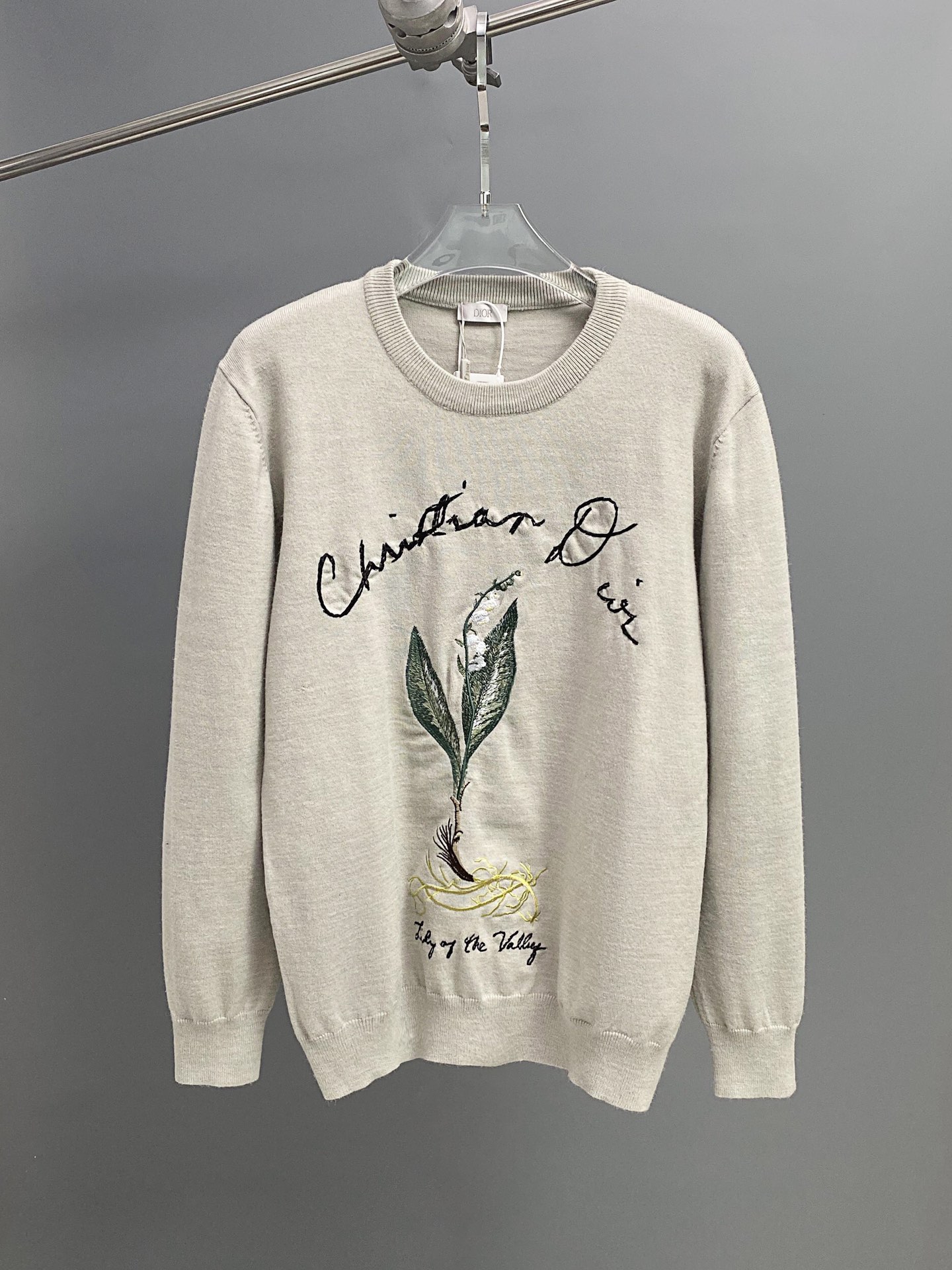 “Dior Knitted Shirt with Bell Orchid Embroidery in Grey Cotton Tweed Fabric” - 图片 1