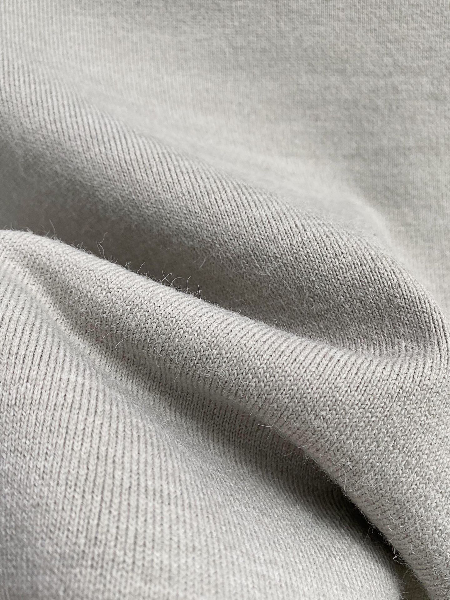 “Dior Knitted Shirt with Bell Orchid Embroidery in Grey Cotton Tweed Fabric” - 图片 8