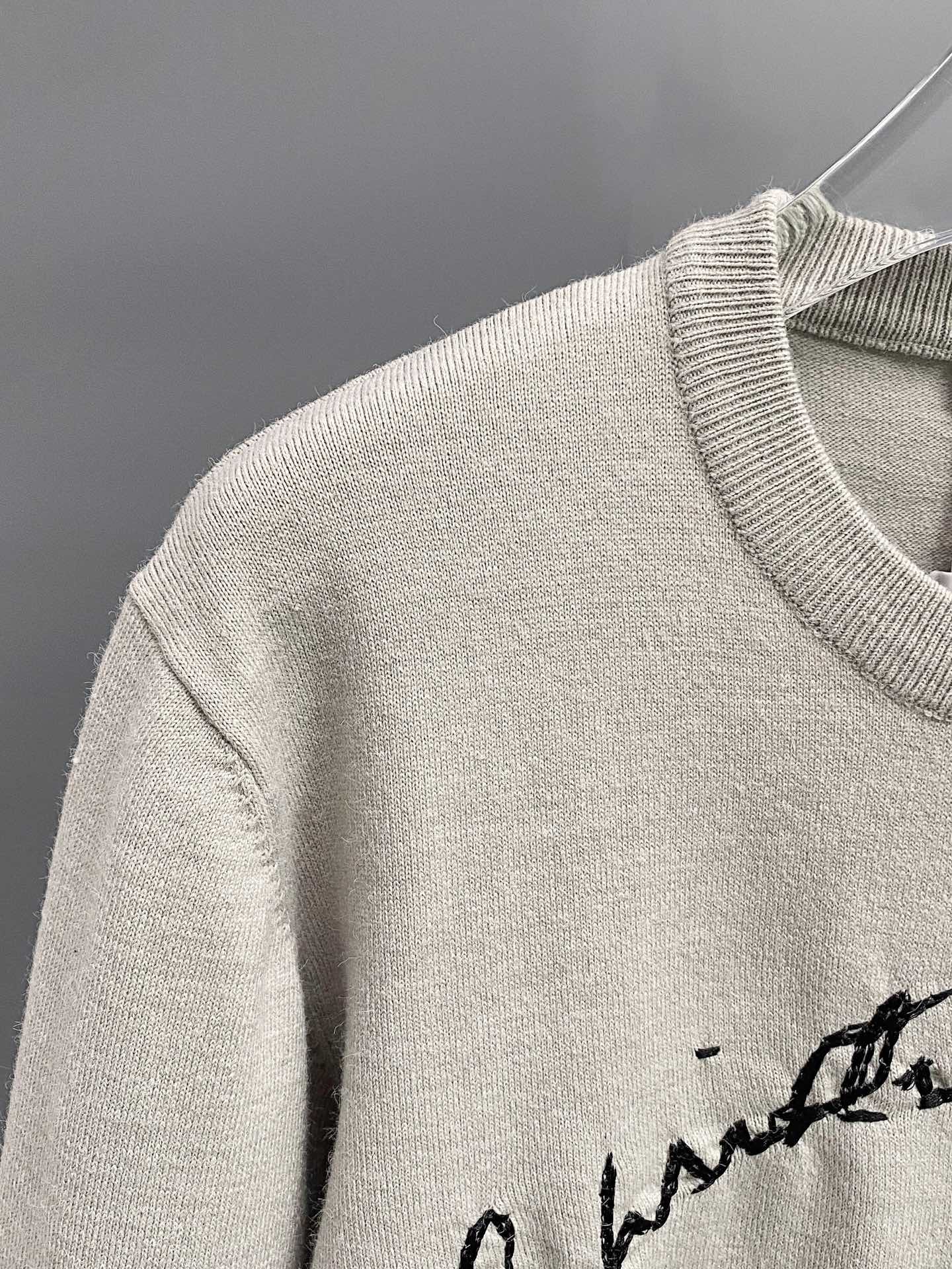 “Dior Knitted Shirt with Bell Orchid Embroidery in Grey Cotton Tweed Fabric” - 图片 7