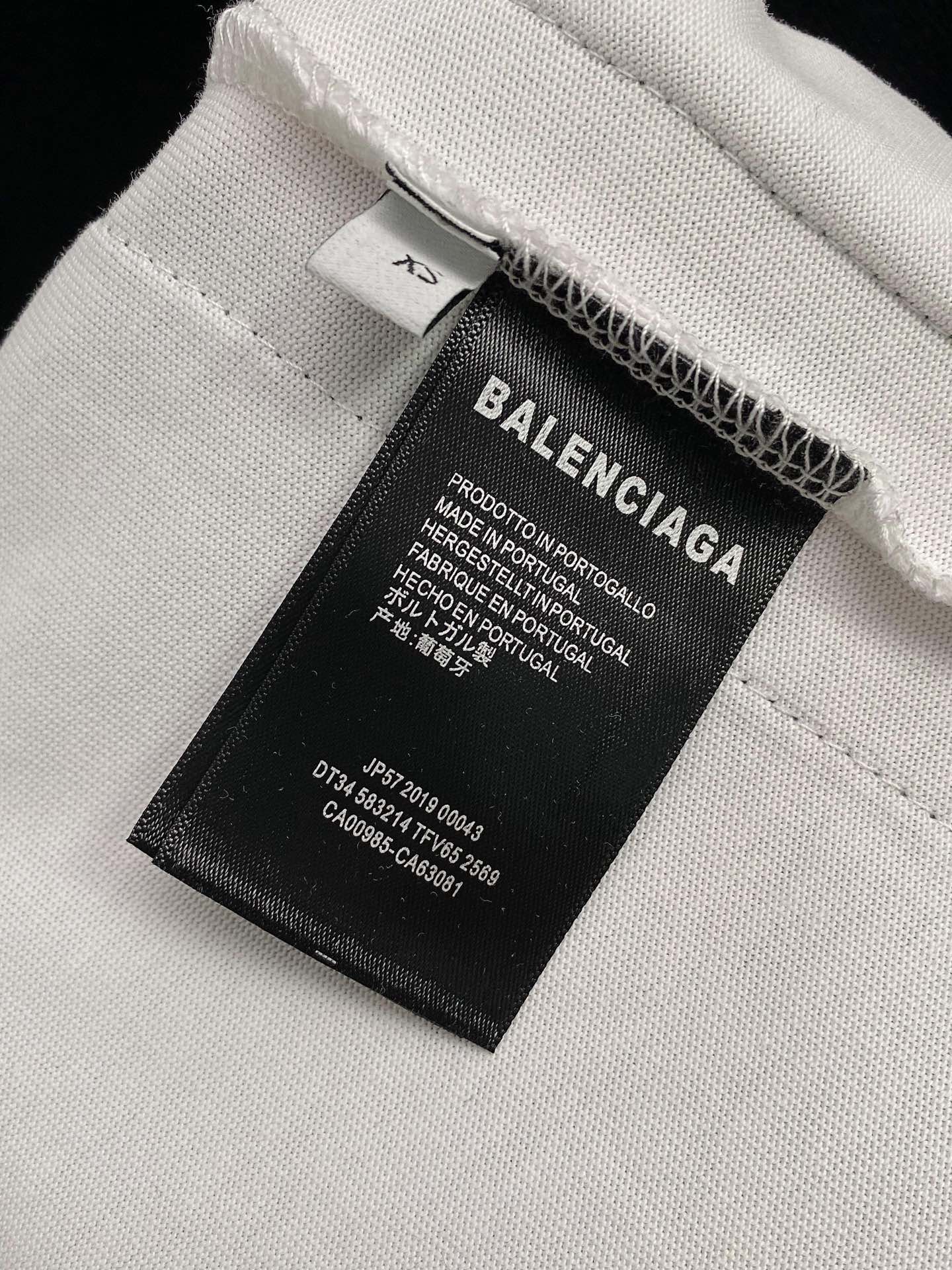 Balenciag*/巴黎 24早秋重工款三层针织长袖套头衫