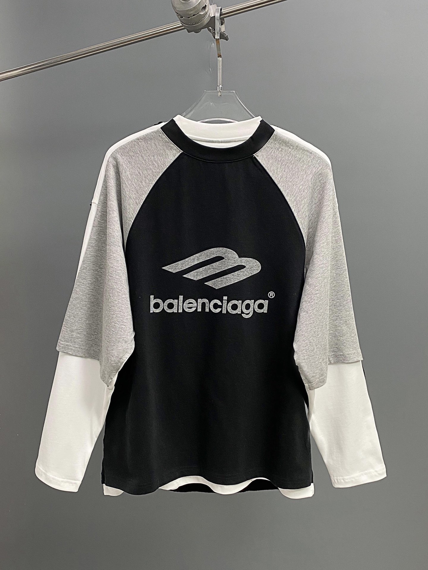 Balenciag*/巴黎 24早秋重工款三层针织长袖套头衫