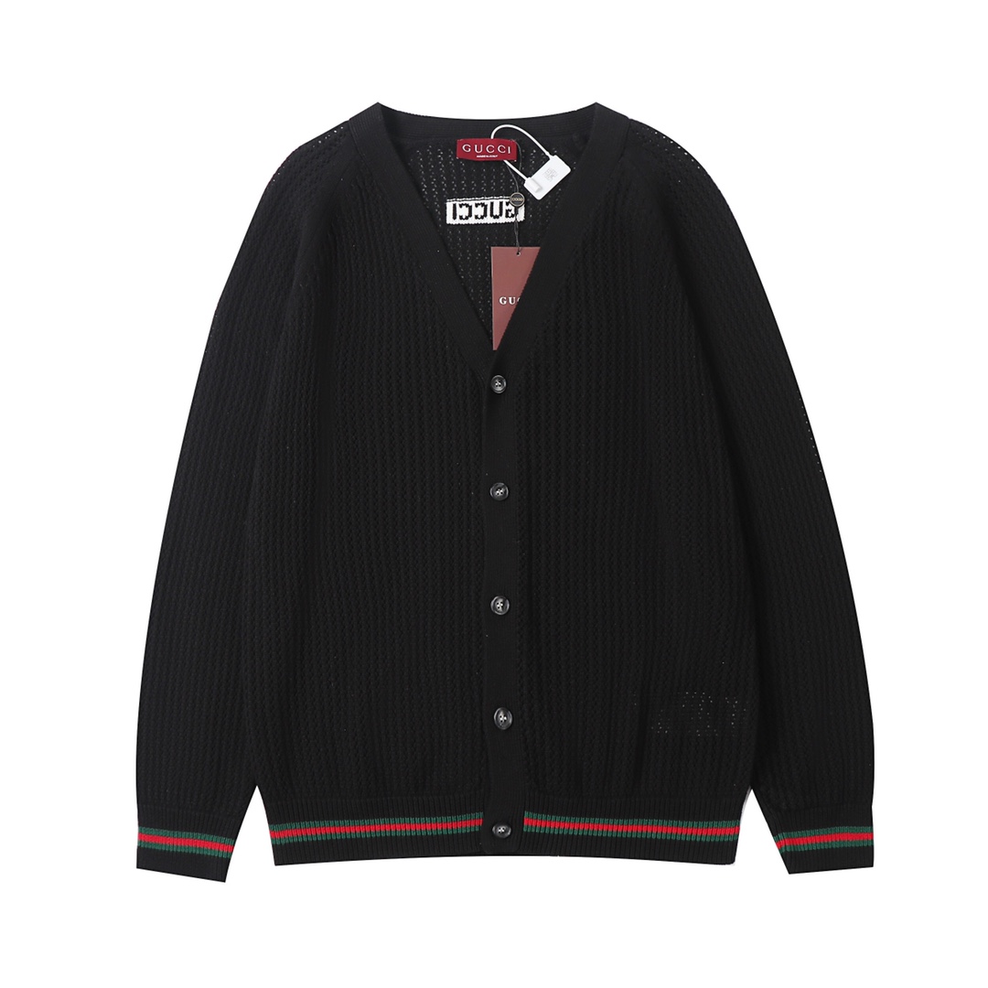 Cárdigan de punto calado de Gucci de la nueva colección de otoño-invierno 24. Seleccionamos lana de alta gama. La difer…