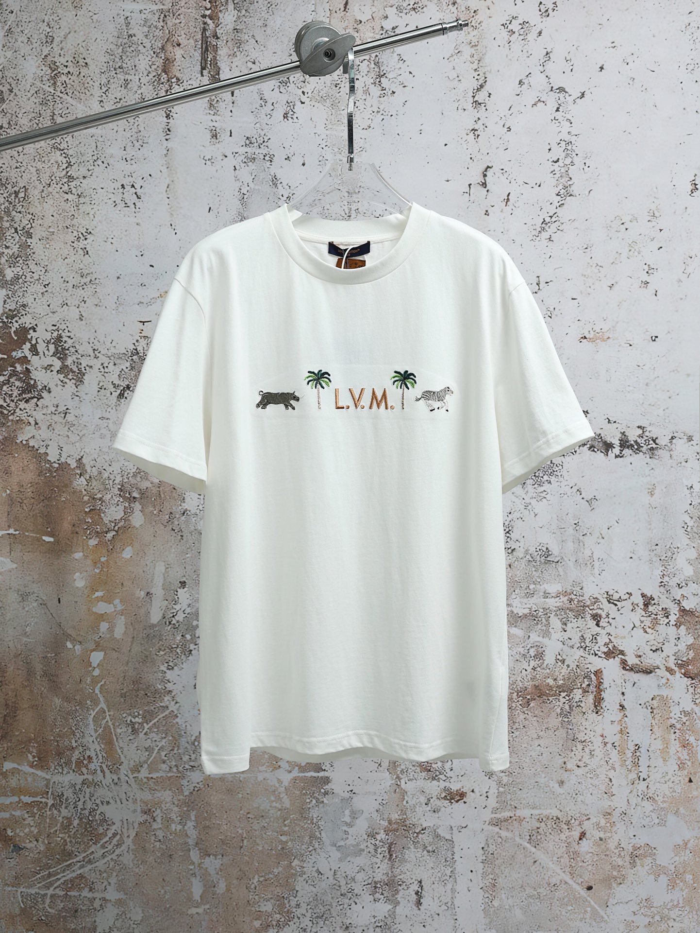 P120 LOUIS VUITTON 26SSL.V.M. Camisa manga corta cuello redondo con bordado animal ●Producto auténtico comprado por 935…