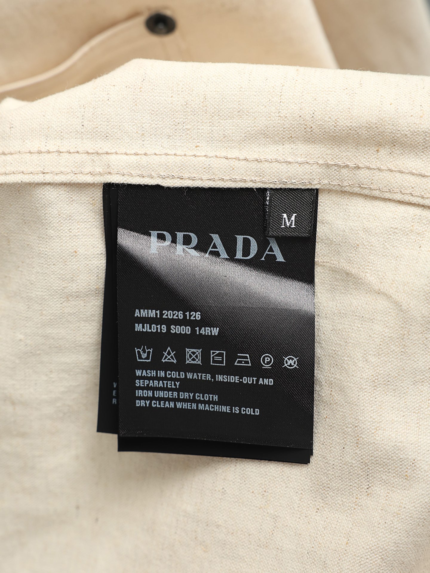 Prada 高版本PRADA 25SS纯色单排扣三角标长袖衬衫