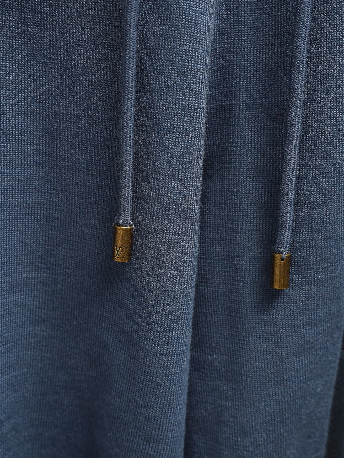 Louis Vuitton 高版本LOUIS VUITTON FW26 早秋系列 抽绳拼接松紧腰 休闲短裤 男款