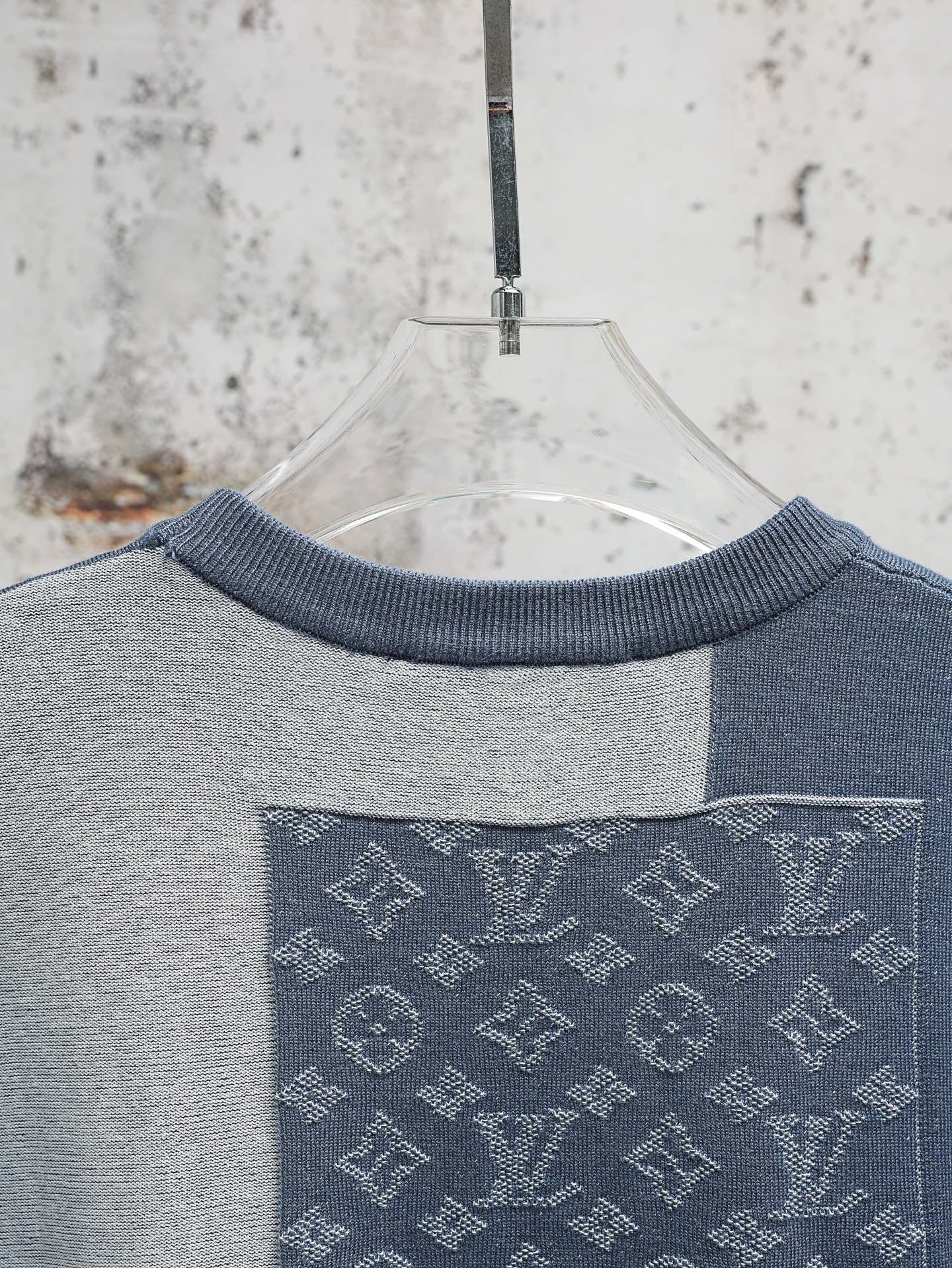 Louis Vuitton 460（高版本）LOUIS VUITTON FW26 早秋系列 Monogram印花牛仔拼接针织圆领衫 T恤