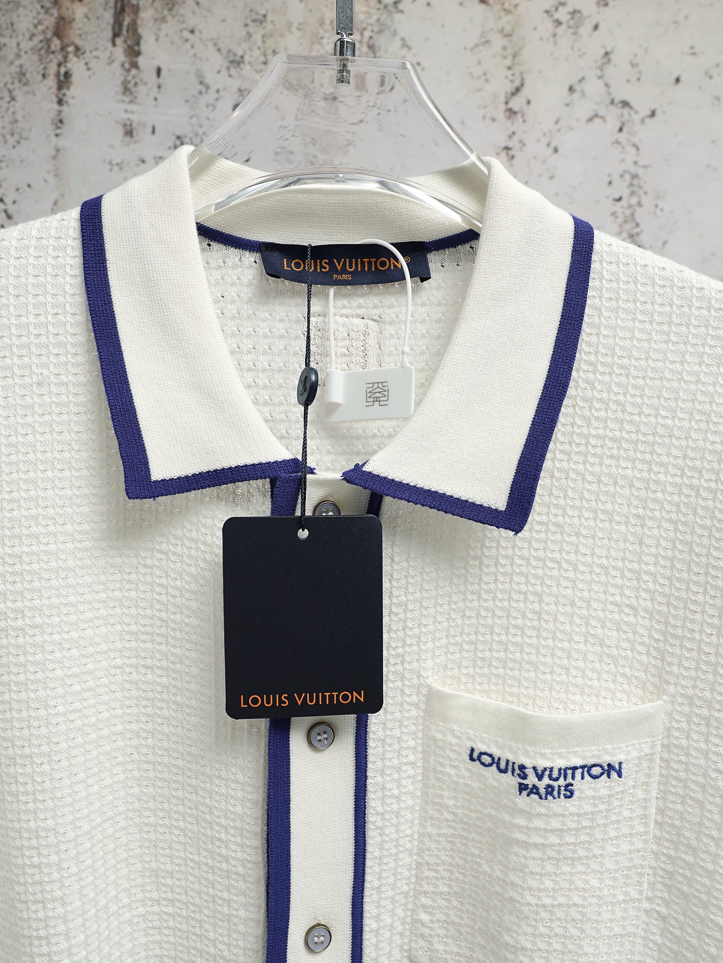 Louis Vuitton 高版本LOUIS VUITTON FW26 早秋系列 翻领短袖纽扣开合 衬衫 男款