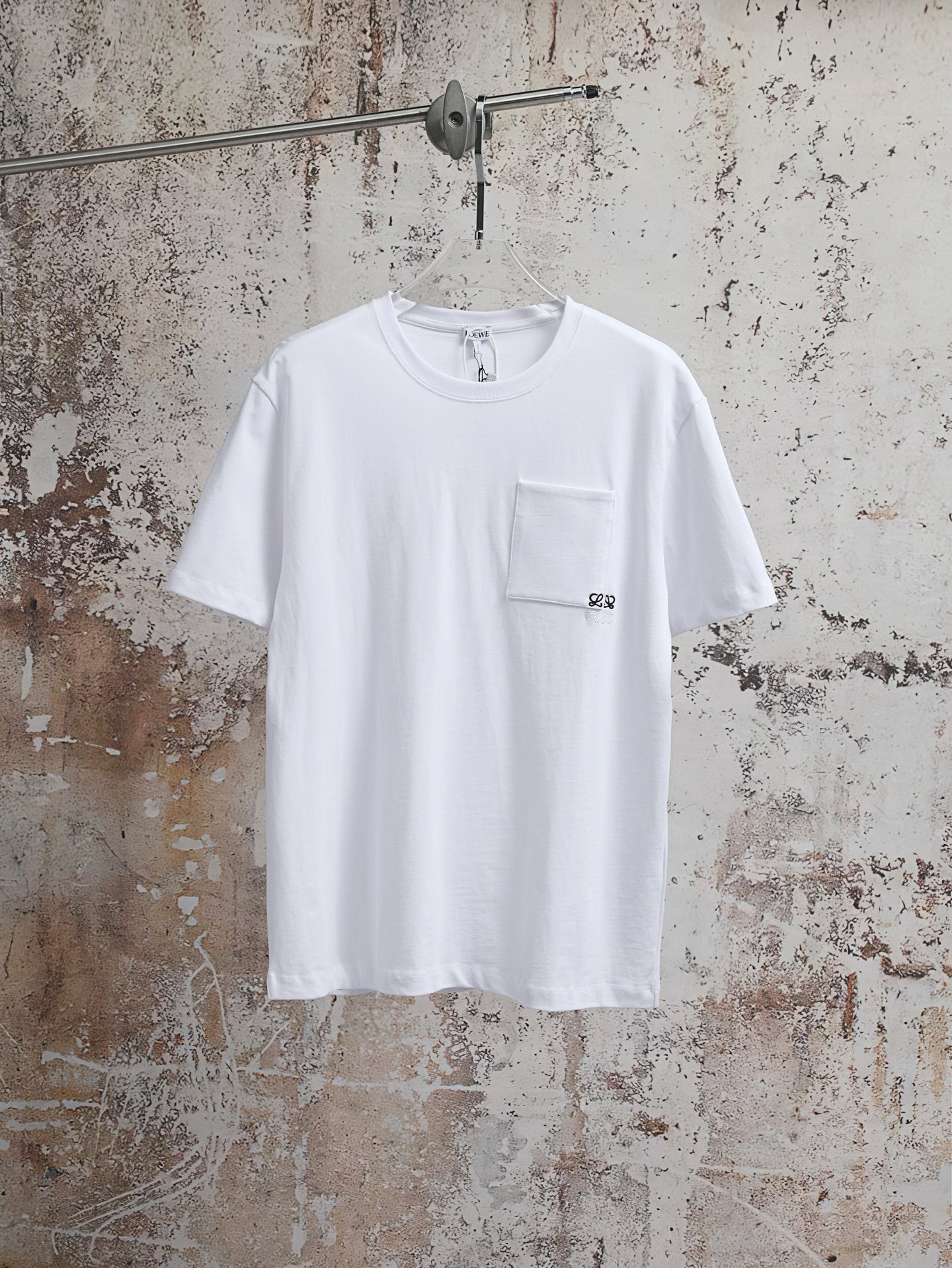 🔥🔥P115 (versión alta) 👕 Camiseta de bolsillo Anagram de Loewe, confeccionada en algodón puro suave, diseño…