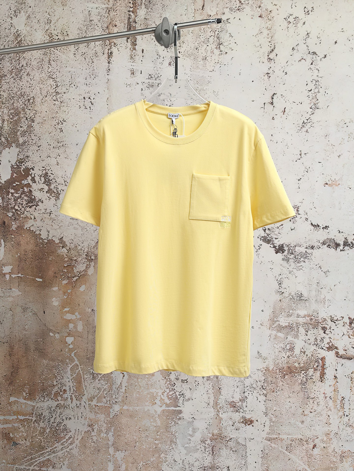 🔥🔥P115 (versión alta) 👕 Camiseta de bolsillo Anagram de Loewe, confeccionada en algodón puro suave, diseño…