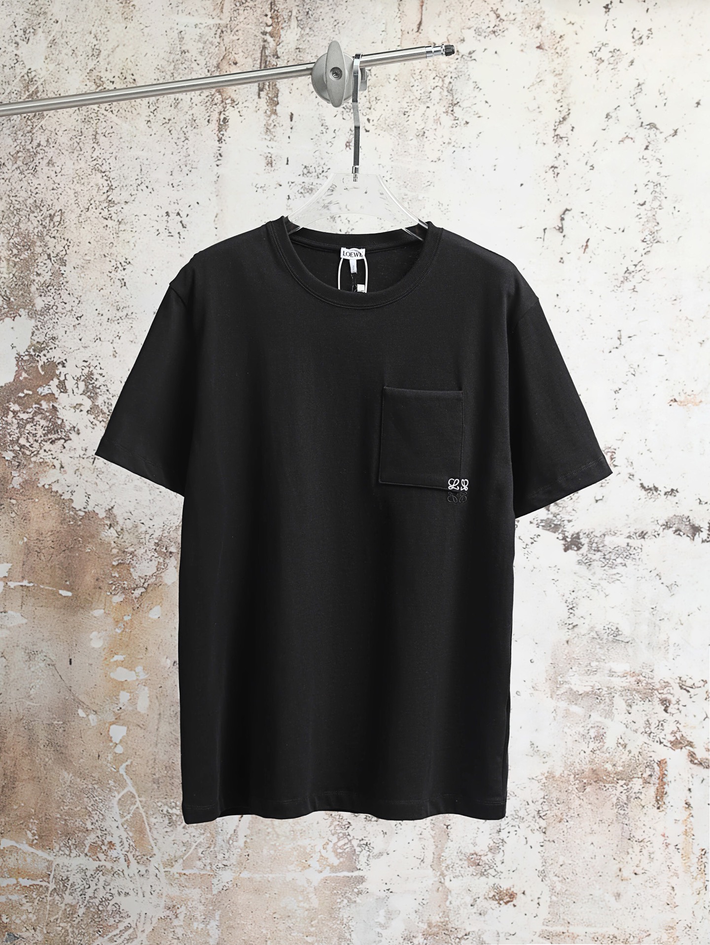 🔥🔥P115 (versión alta) 👕 Camiseta de bolsillo Anagram de Loewe, confeccionada en algodón puro suave, diseño…
