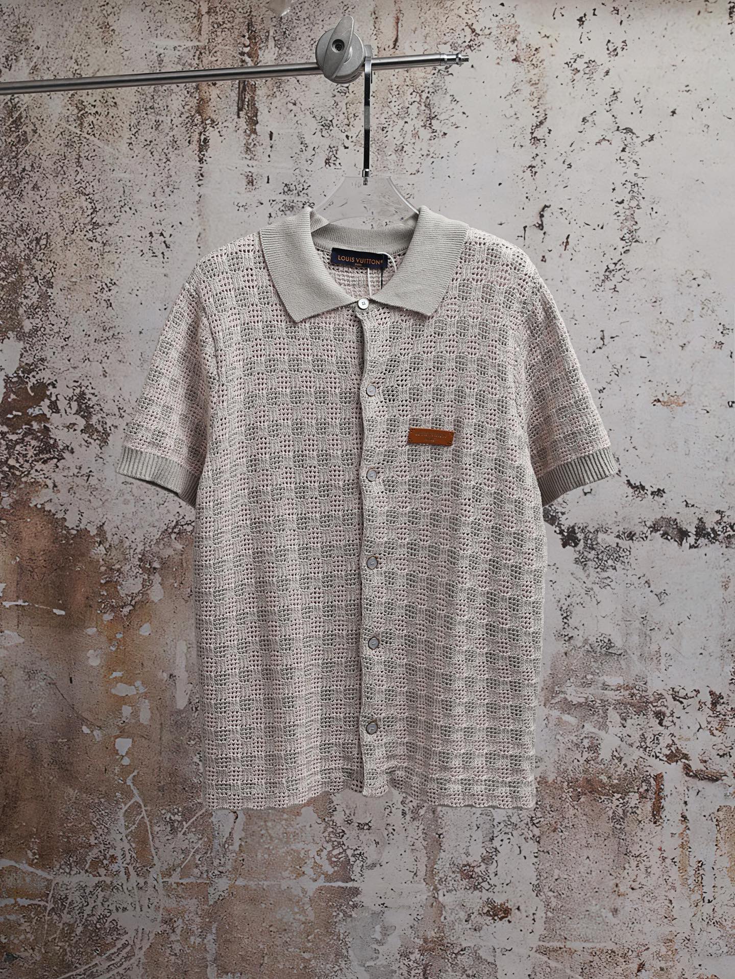 P195 (versión alta) LOUIS VUITTON FW26 Colección Otoño-Invierno Camiseta de manga corta de punto jacquard de tweed para…