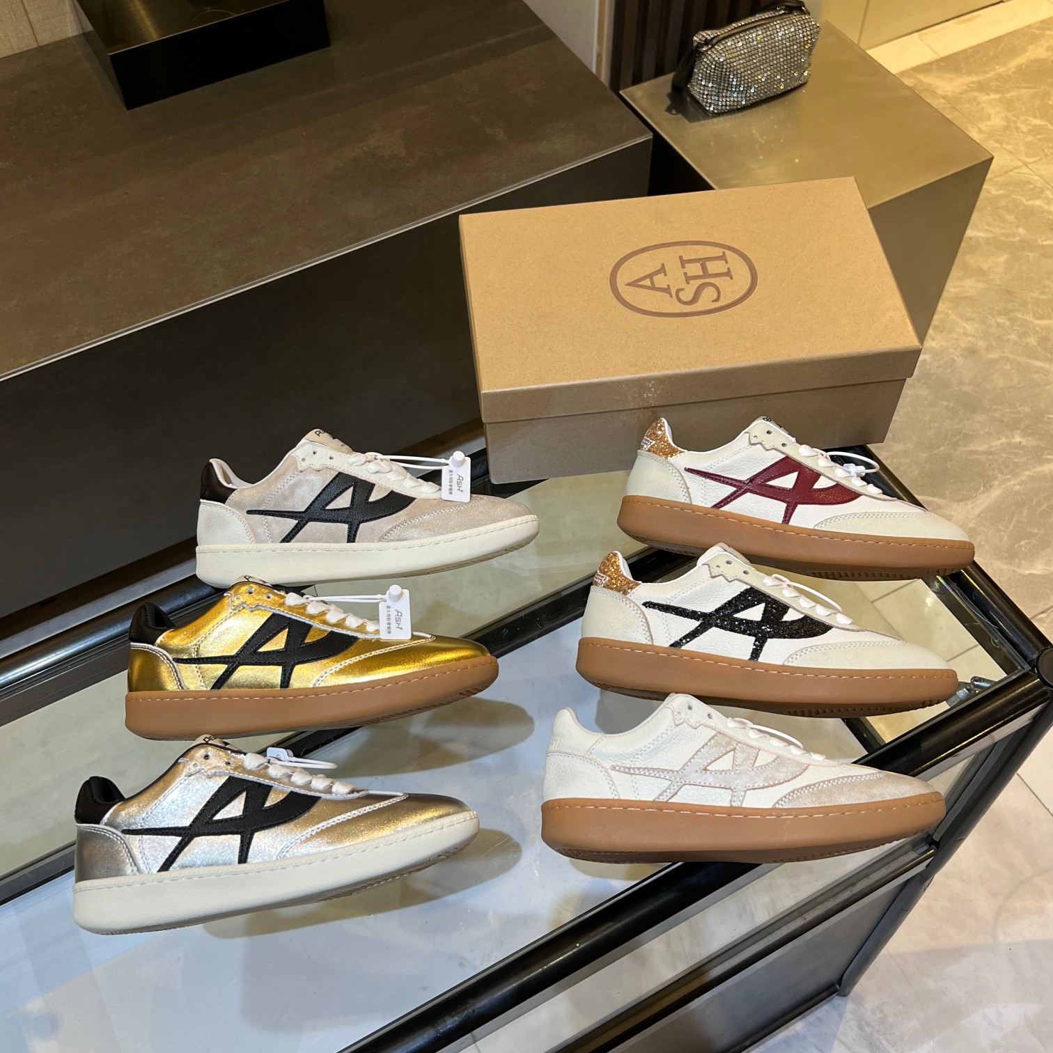 NO:407067,New ASH model number 032 Fabric top layer cowhide + sheepskin Sole rubber sole height 3cm inner sheepskin Size 35-40 (40 customized), casual shoes/sports shoes, sneakers, cowhide, sheepskin19860909上新ASH 款号032 面料头层牛皮+羊皮 鞋底橡胶大底底高3cm 内里羊皮 码数35-40（40定制）,休闲鞋/运动鞋,sneakers,cowhide,sheepskin,Women's Shoes