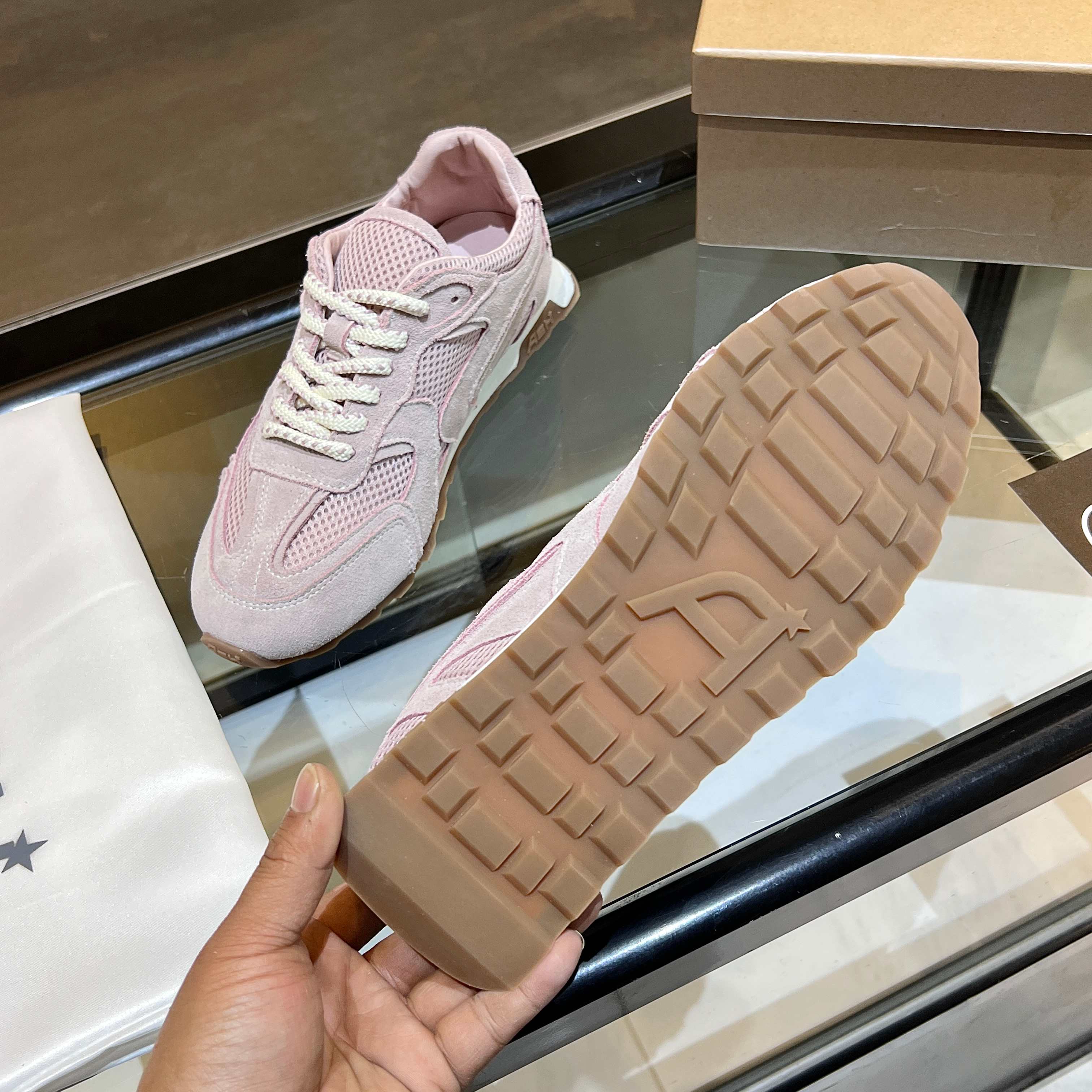 New Ash Number 2502: Zirconium Fabric Shoes with Pig Skin Inner Soles. - 图片 6