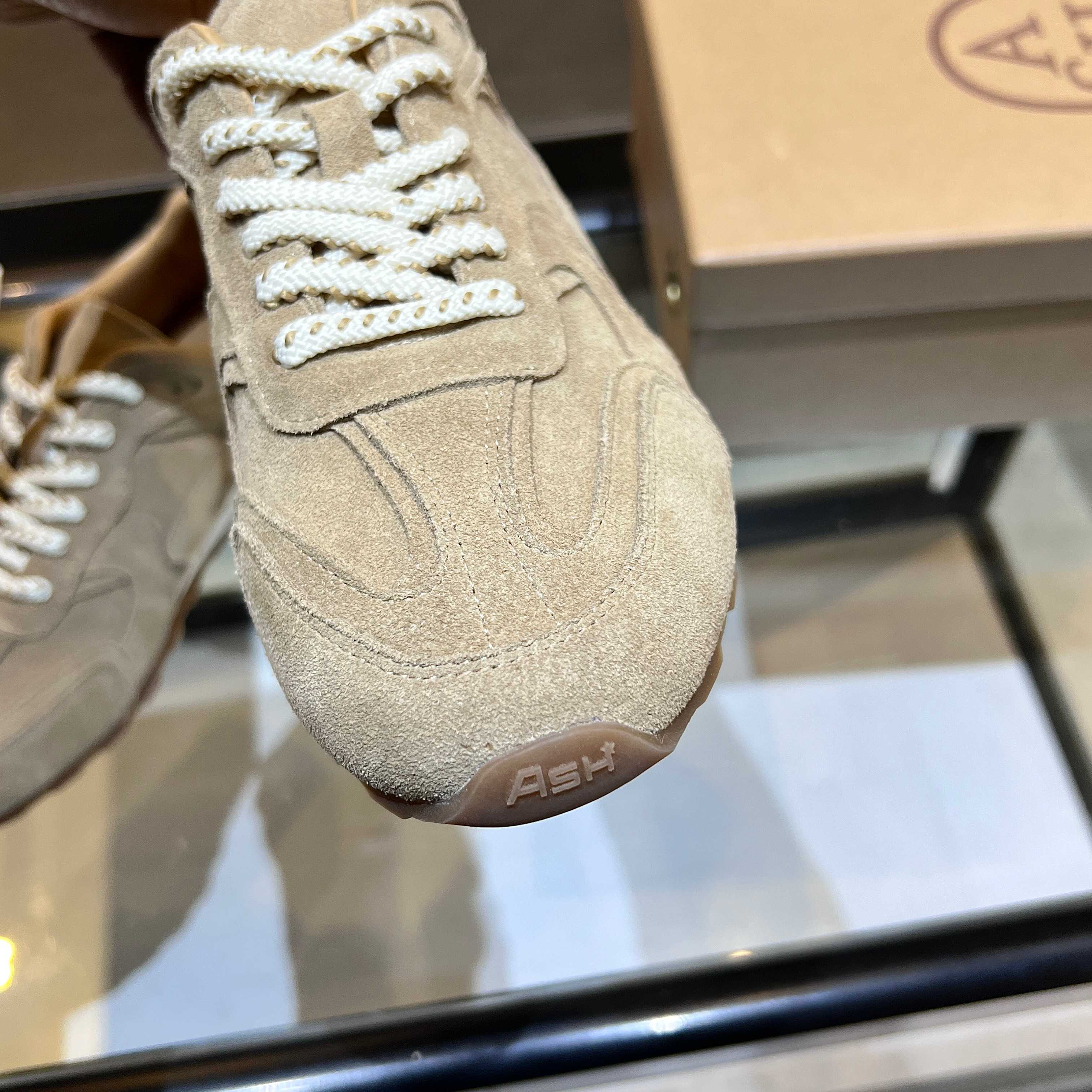 New Ash Number 2502: Kasar-Skin Shoes with Cow Velvet, Rubber Soles. - 图片 4