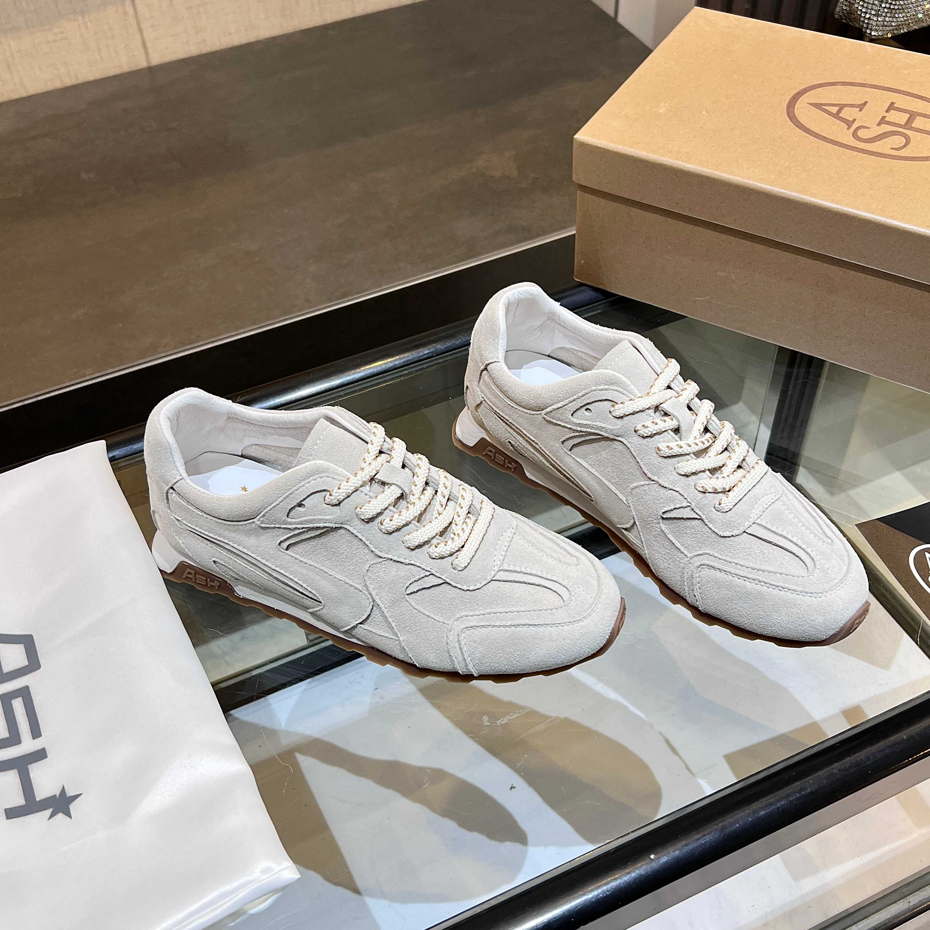 New Ash Number 2502: Kasar-Skin Shoes with Cow Velvet and Rubber Soles. - 图片 8