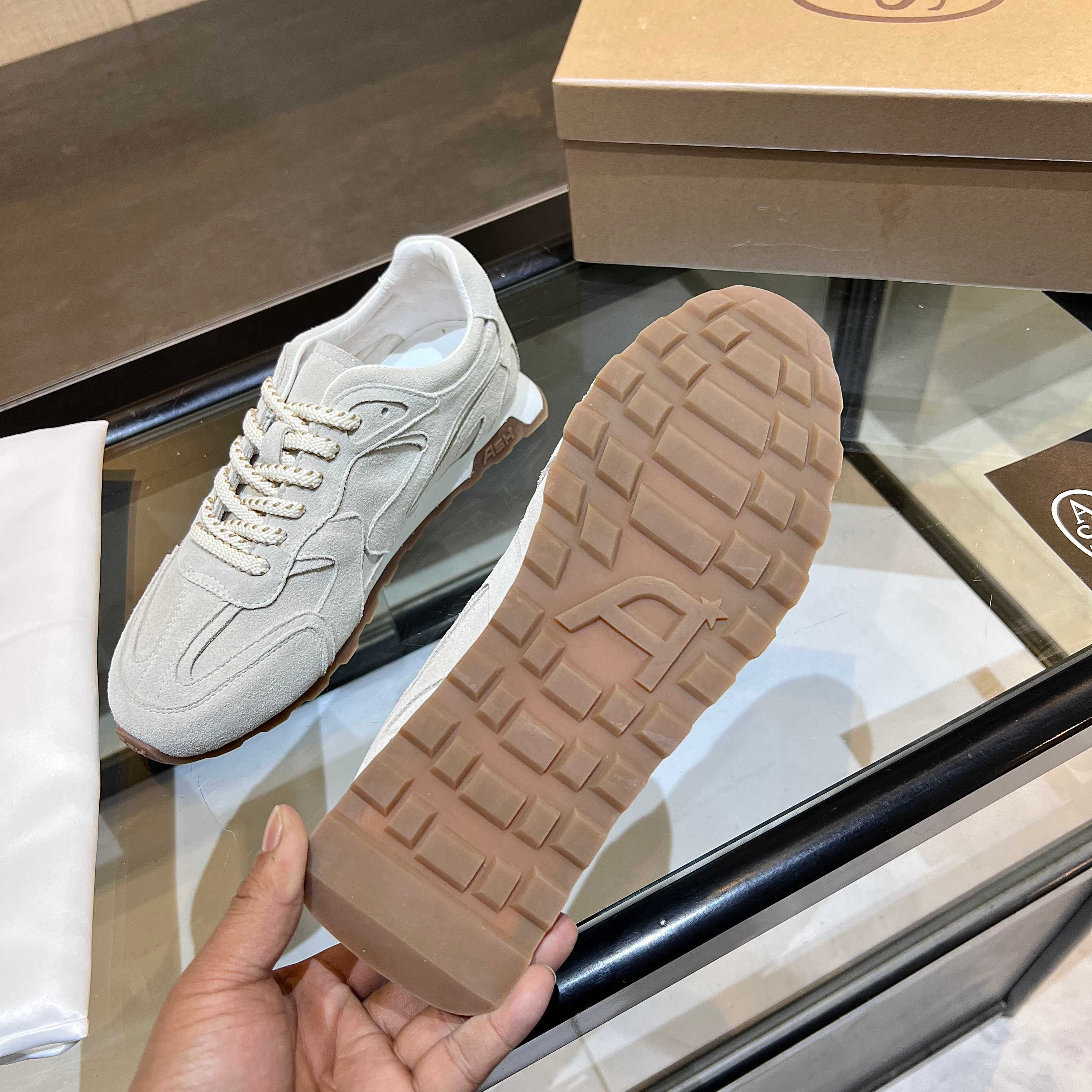 New Ash Number 2502: Kasar-Skin Shoes with Cow Velvet and Rubber Soles. - 图片 6