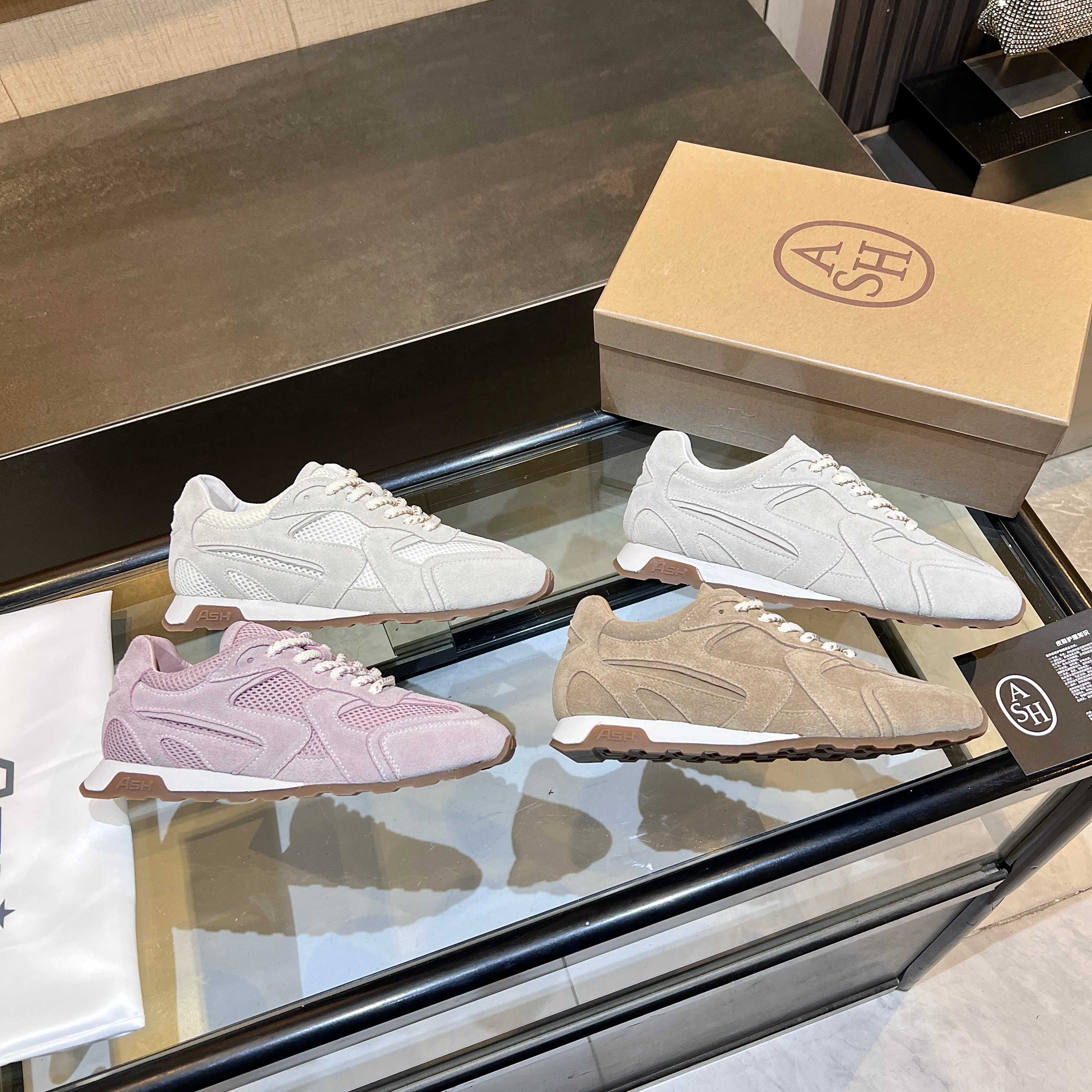 NO:725395,Style No. 2 (half a size too large) Size: 35-40 (customized in 40): mesh, cow suede, casual shoes/sports shoes, sneakers19860909款号 2（偏大半码） 码数:35-40（40定制） :网面 牛反绒,休闲鞋/运动鞋,sneakers,Women's Shoes