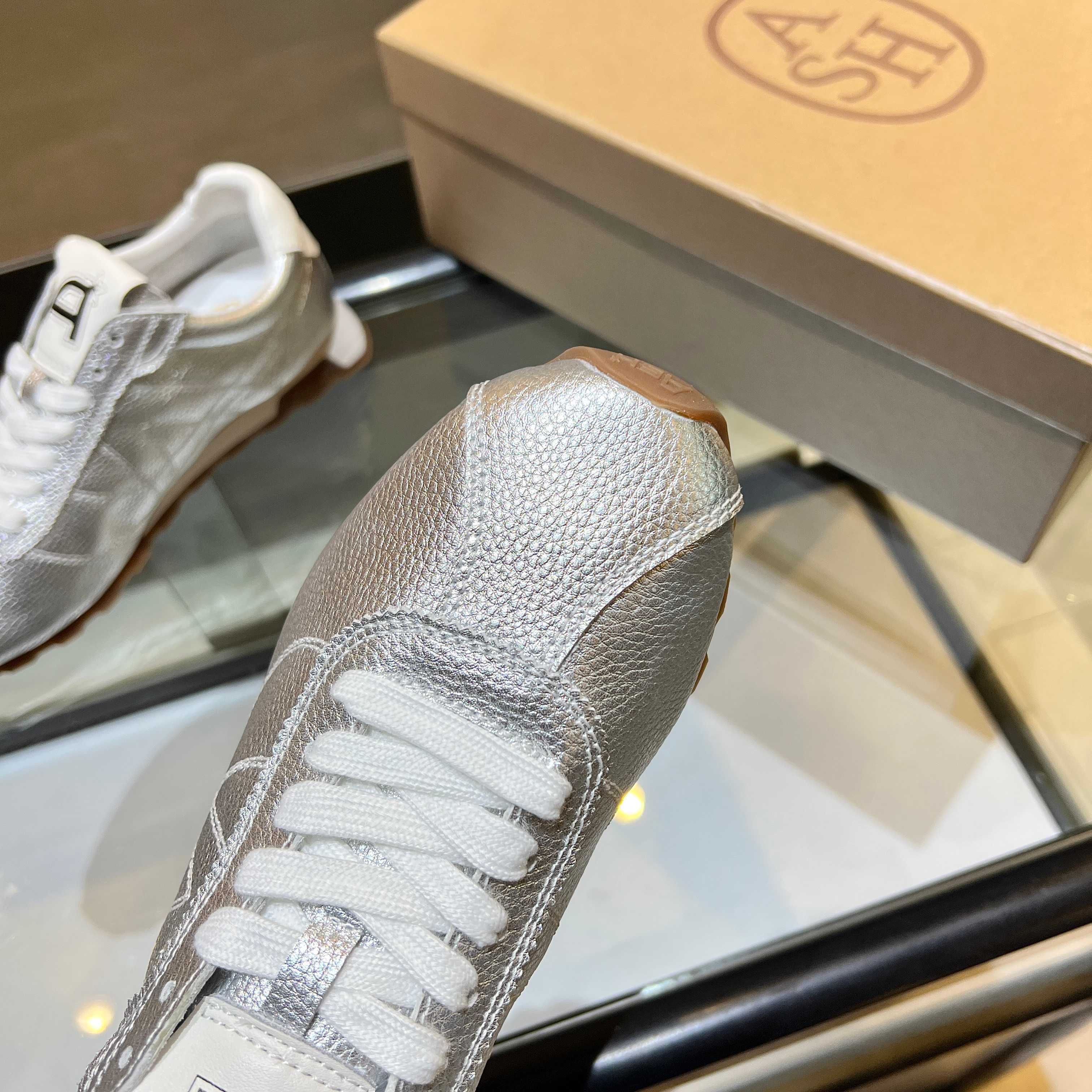New Ash Number 2505: Kasar Skin Cracker Shoes with Rubber Soles. - 图片 2