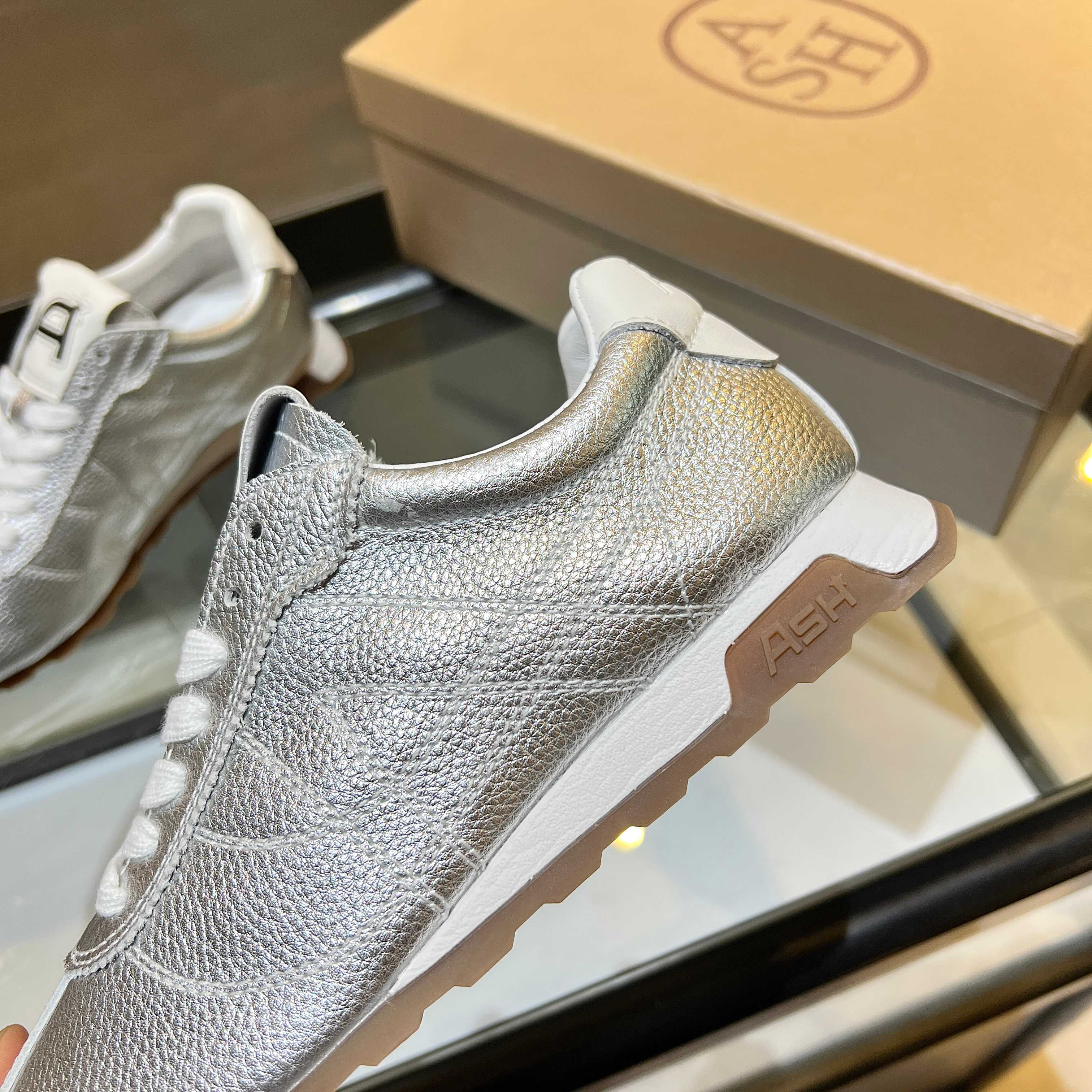 New Ash Number 2505: Kasar Skin Cracker Shoes with Rubber Soles. - 图片 4