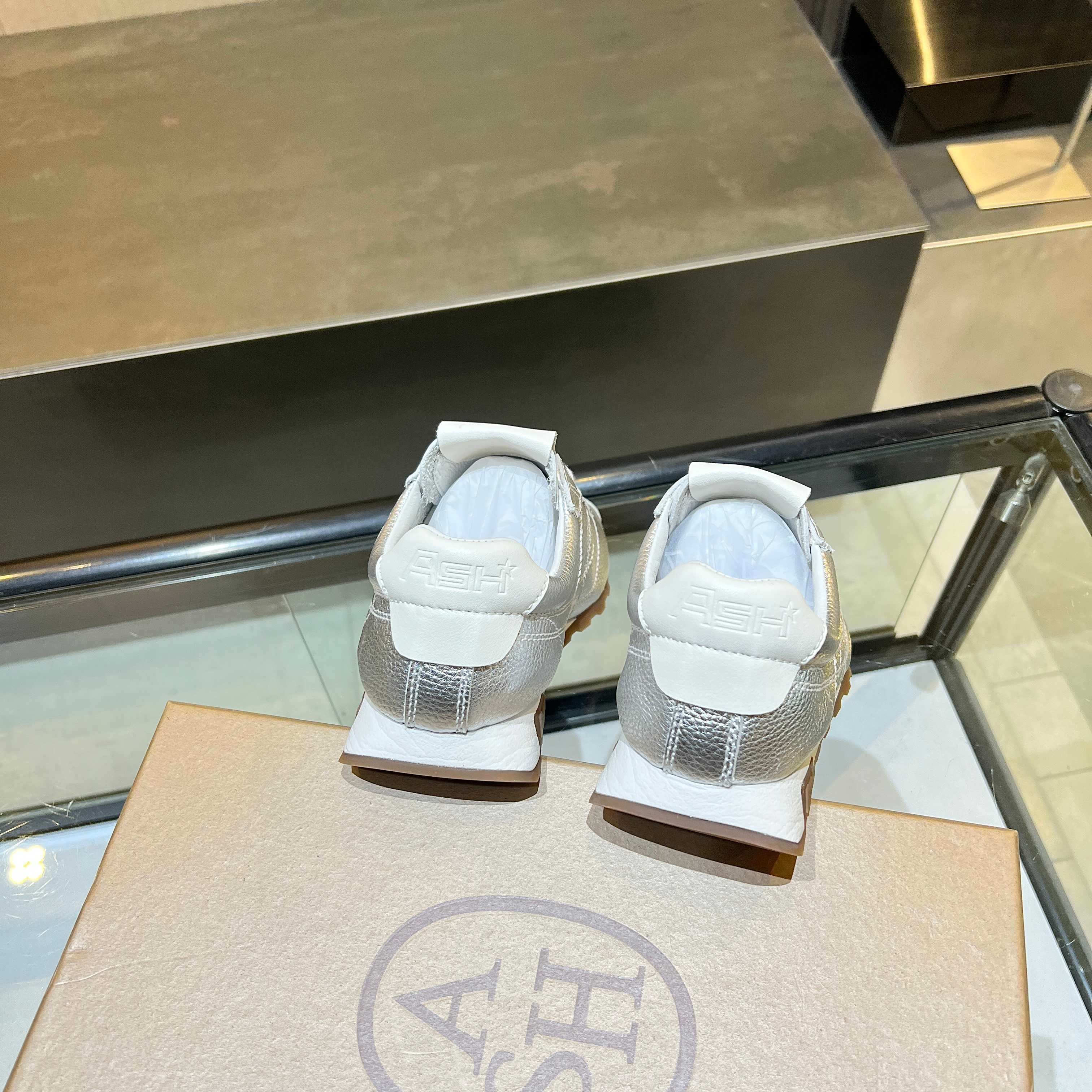 New Ash Number 2505: Kasar Skin Cracker Shoes with Rubber Soles. - 图片 5