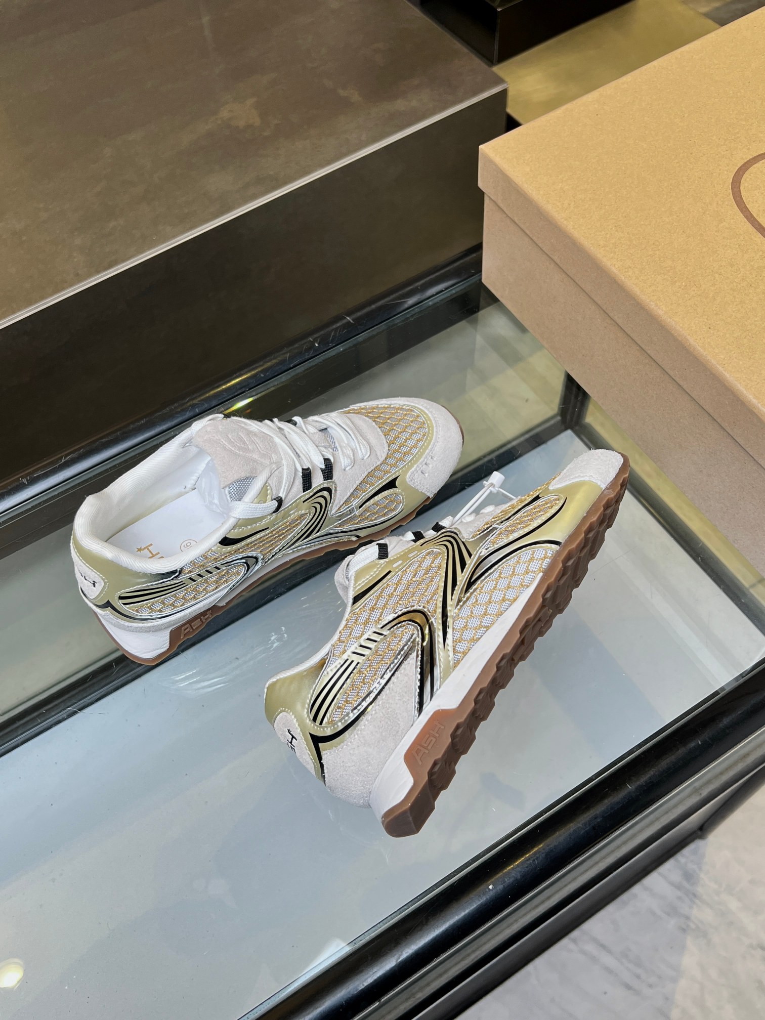 New Ash Section 2503: Kasar-Skin Fabric, Rubber Soles, Pig Skin Inner – Details & Pricing - 图片 7